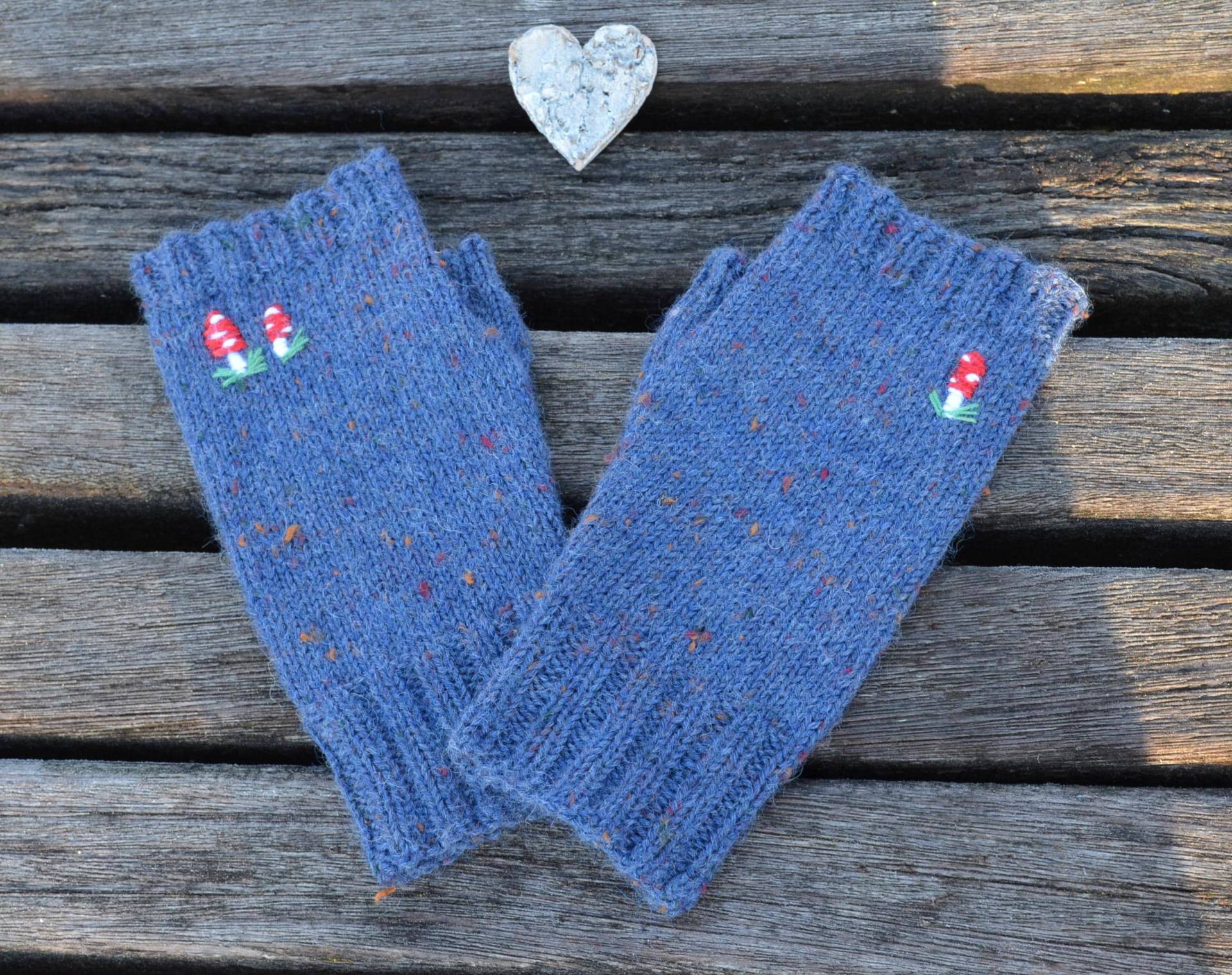 stulpen Pulswärmer Armstulpen Handstulpen Wolle Handwärmer Damen Hochzeit Walk Geschenkideen Mit Fliegenpilzen von MadebyRewda