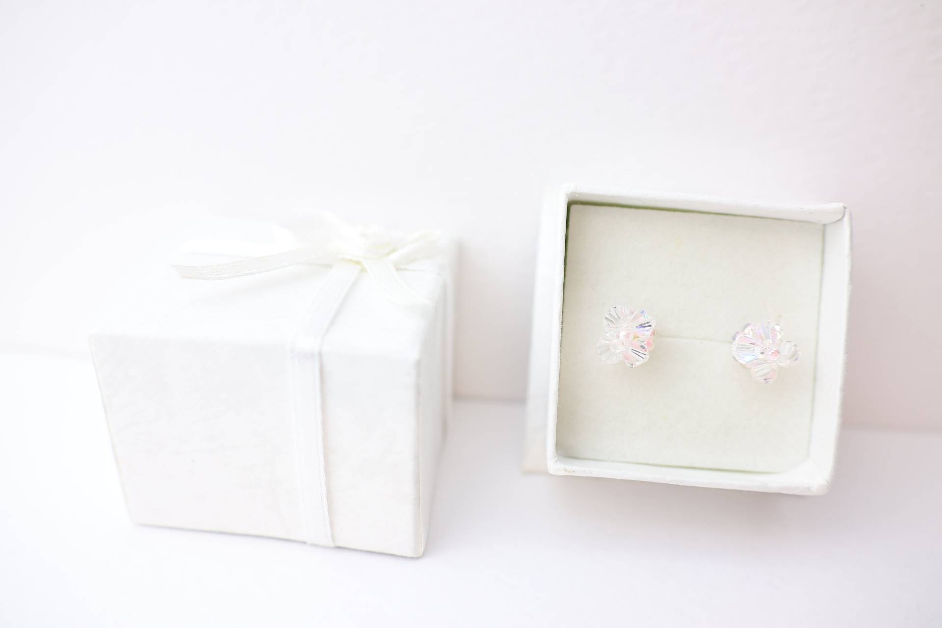 Ohrstecker Mit Swarovski Kristallen Rosa Blume Strasstecker Blumenstecker Ohrschmuck Strassperle Handmade Ohrstecker Mit Swarovski Kristallen Rosa Blume Strasstecker Blumenstecker Ohrschmuck Strassperle Handmade von Madebymamaria