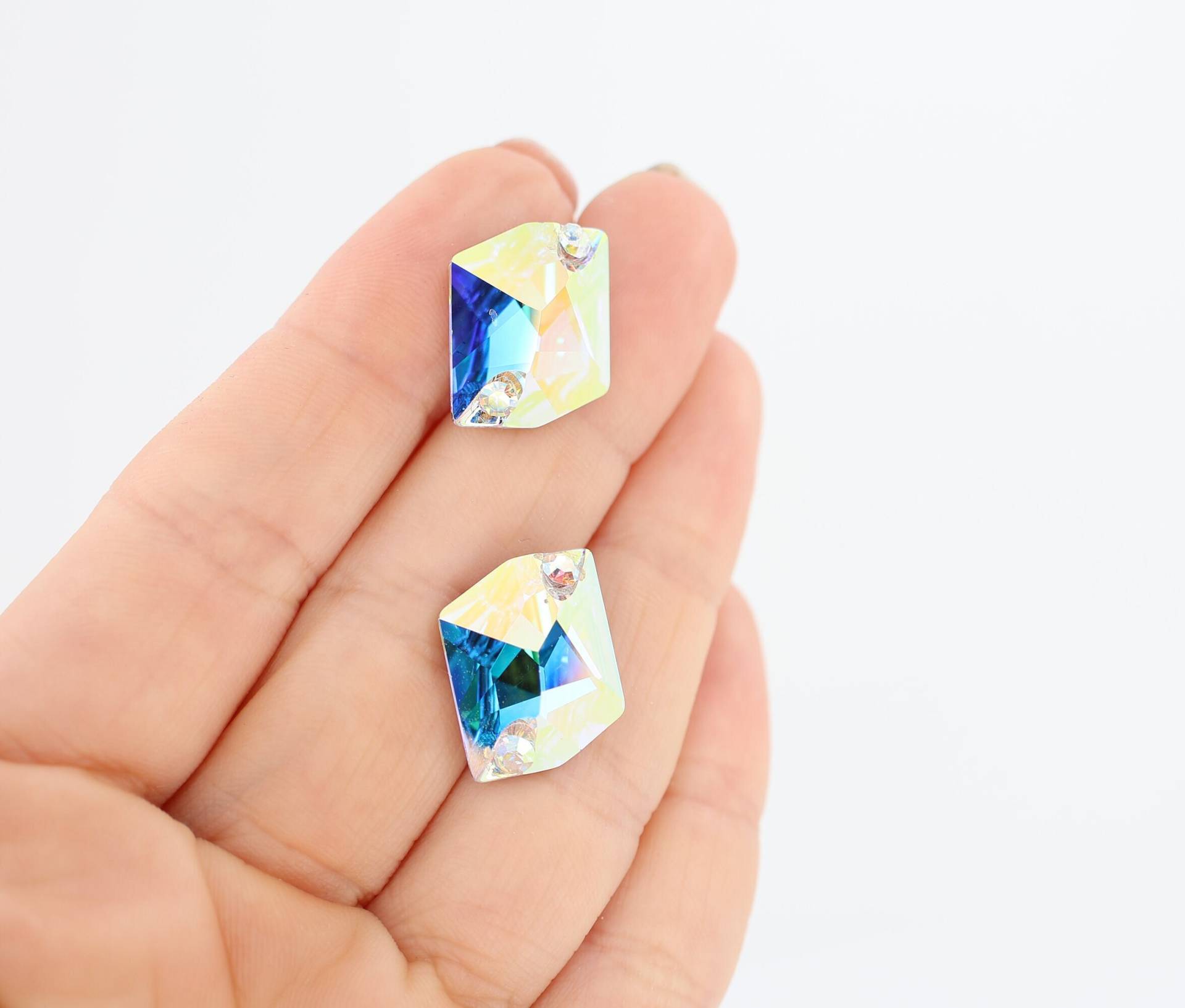 Ohrstecker Strass Mit Swarovski Kristall Cosmic Crystal Ab Ohrstecker Strass Mit Swarovski Kristall Cosmic Crystal Ab von Madebymamaria