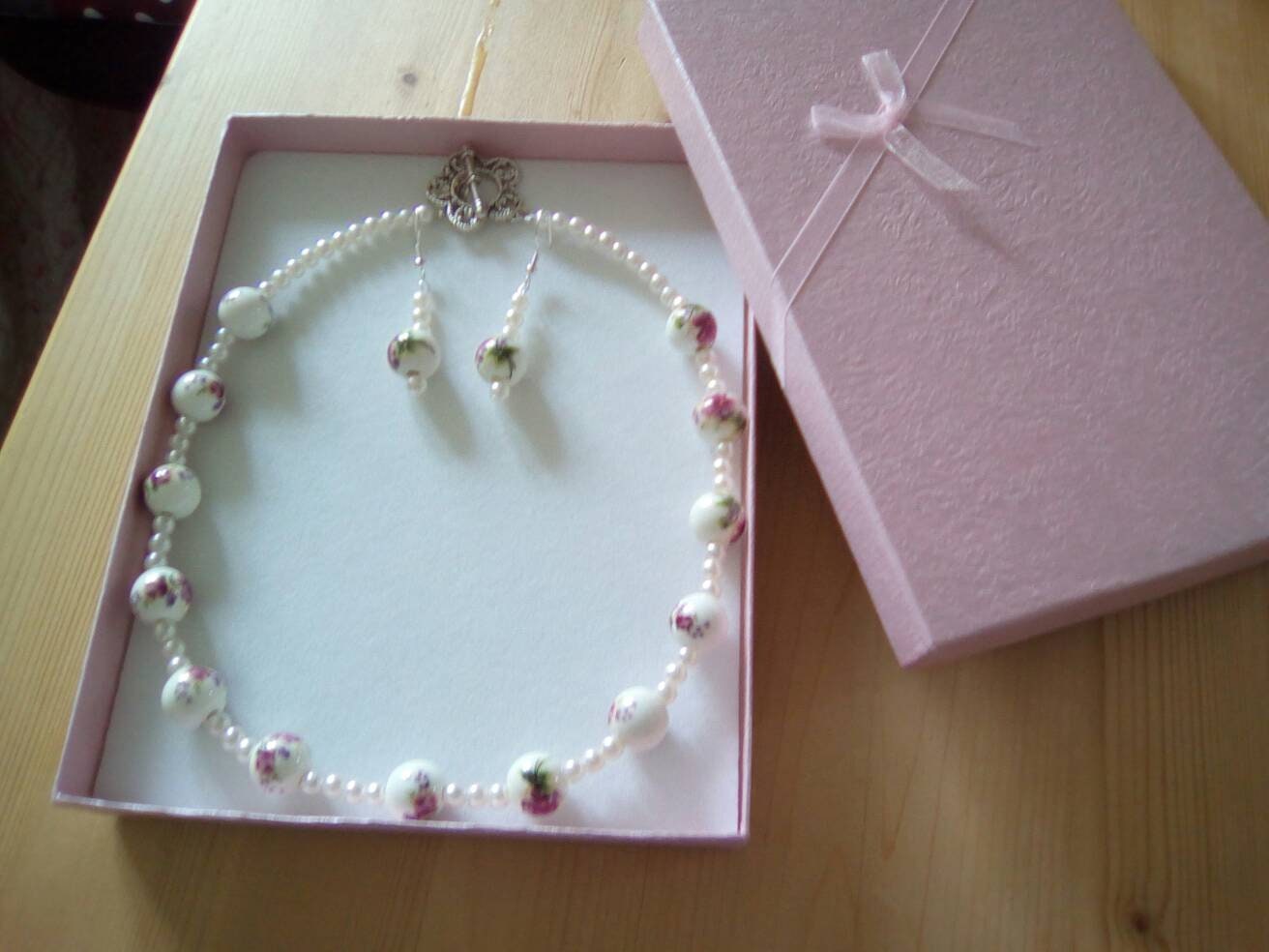 Kette Und Ohrringe Boxed Kette Und Ohrringe Boxed von Madebymyfairhands