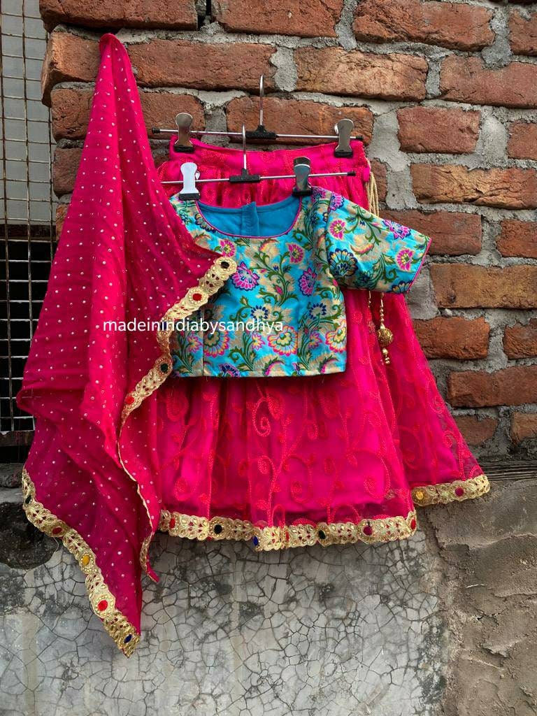 Mädchen Hot Pink Lehenga Brokat Bluse Kinder Lengha Chunni von MadeinindiaBySandhya