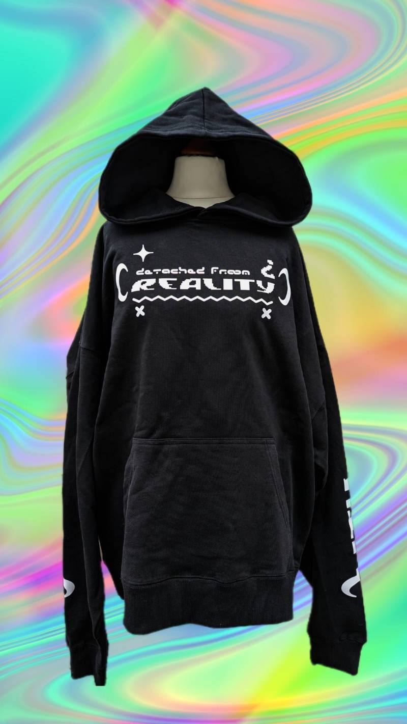 Losgelöst Von Der Realität Schriftzug Hoodie von MademoiselleOpossum