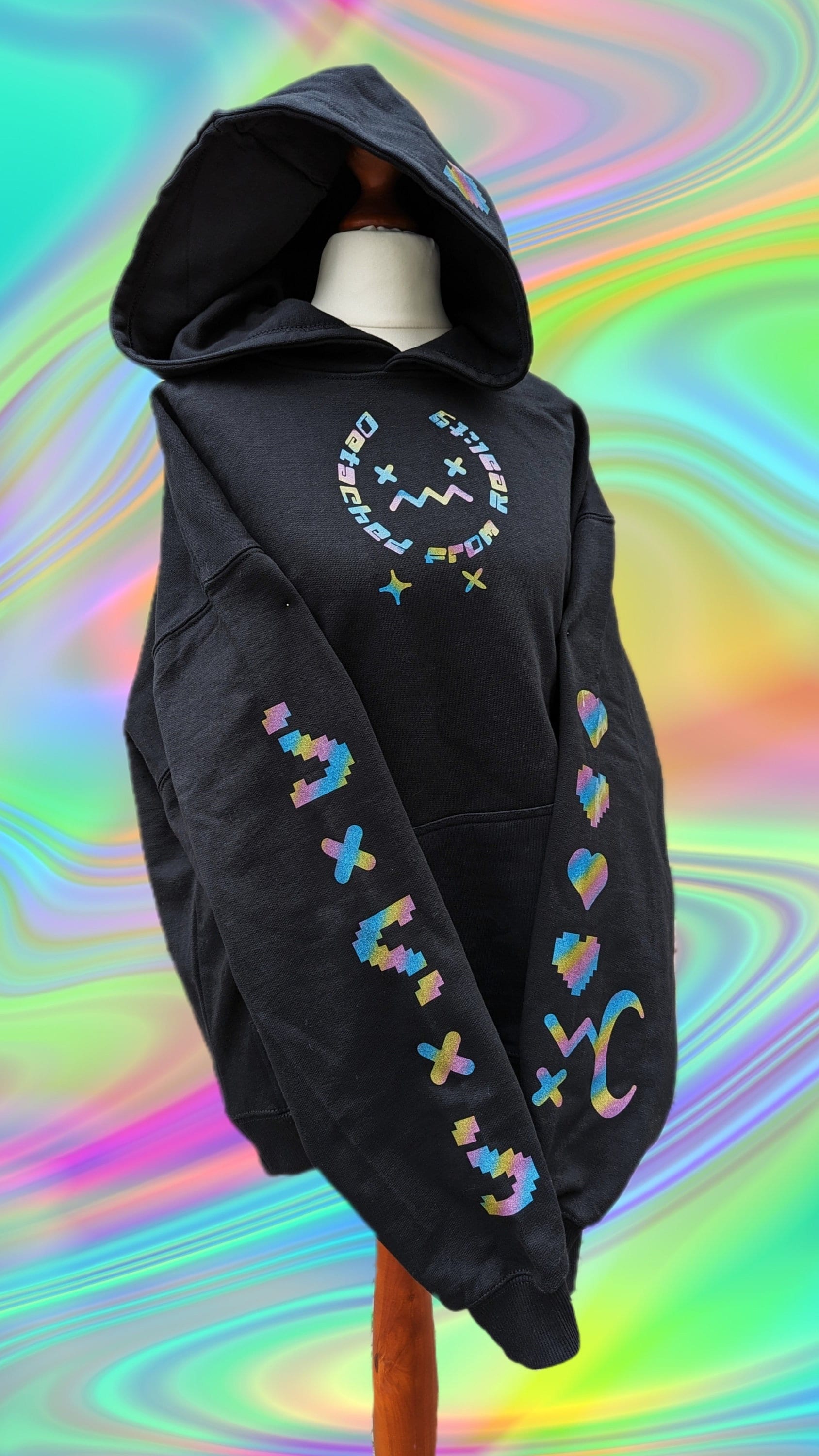 Losgelöst Von Realität Smiley Hoodie von MademoiselleOpossum