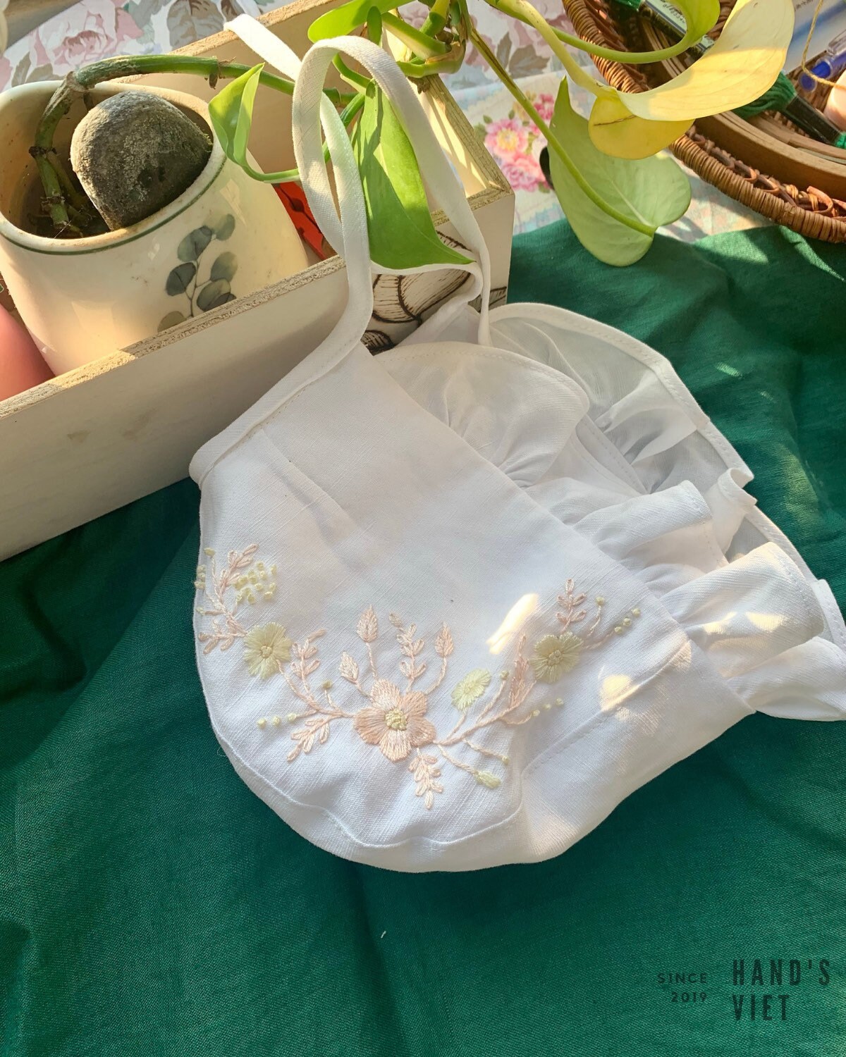 Baby Mädchen Geschenk Personalisiert, Bestickte Leinen Mütze, Mütze von MadewithloveByCherry