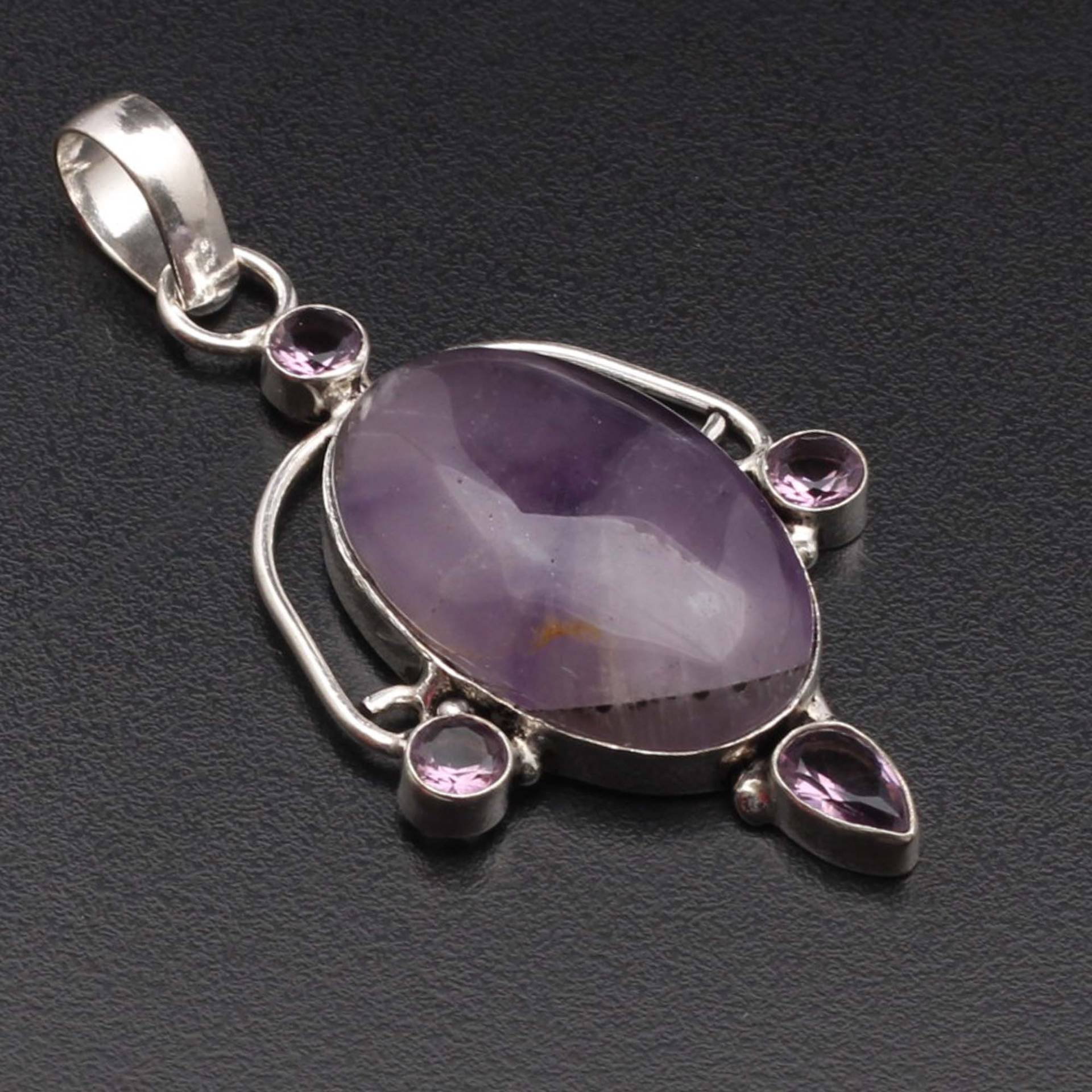 Amethyst Quarz Anhänger, Edelstein Schmuck Frau Halskette Anhänger Geschenk Für Sie Sterling Versilbert Xy883 von MadonnaJewellery