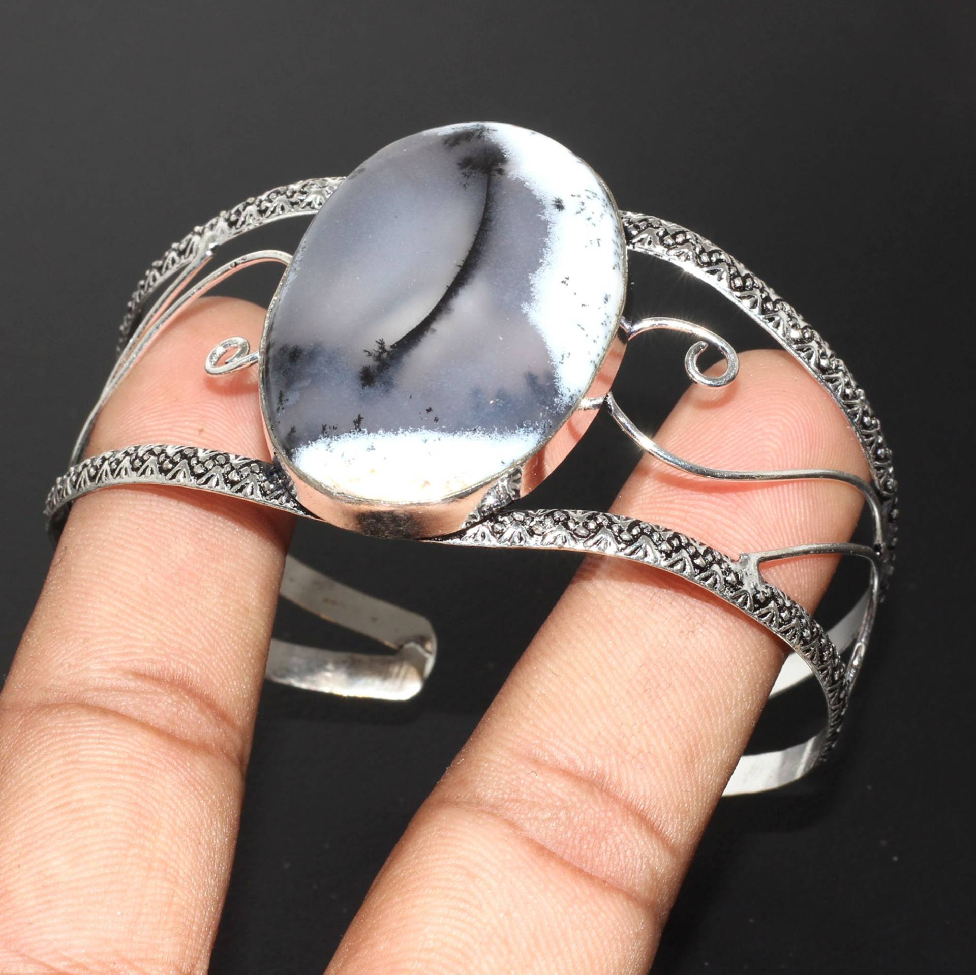 Anmutiger Dendrit Opal Armreif Frau Geschenk Für Mädchen Verstellbarer Sie Sterling Versilberter Edelstein Xy2147 von MadonnaJewellery