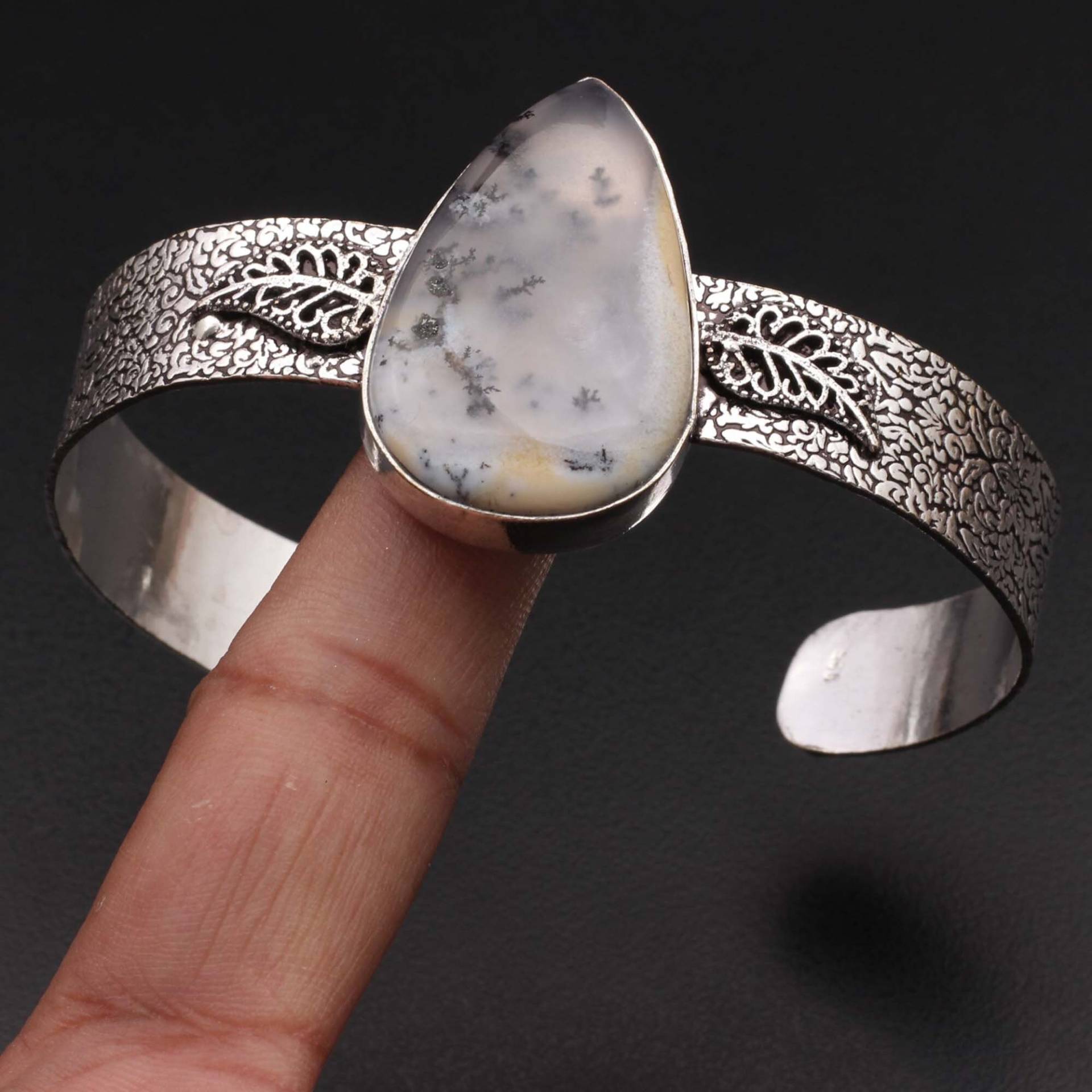 Dendrite Opal Armreif Schmuck Geschenk Für Sie Verstellbarer 925 Sterling Versilbert Unikat Stil Weihnachten Xy455 von MadonnaJewellery