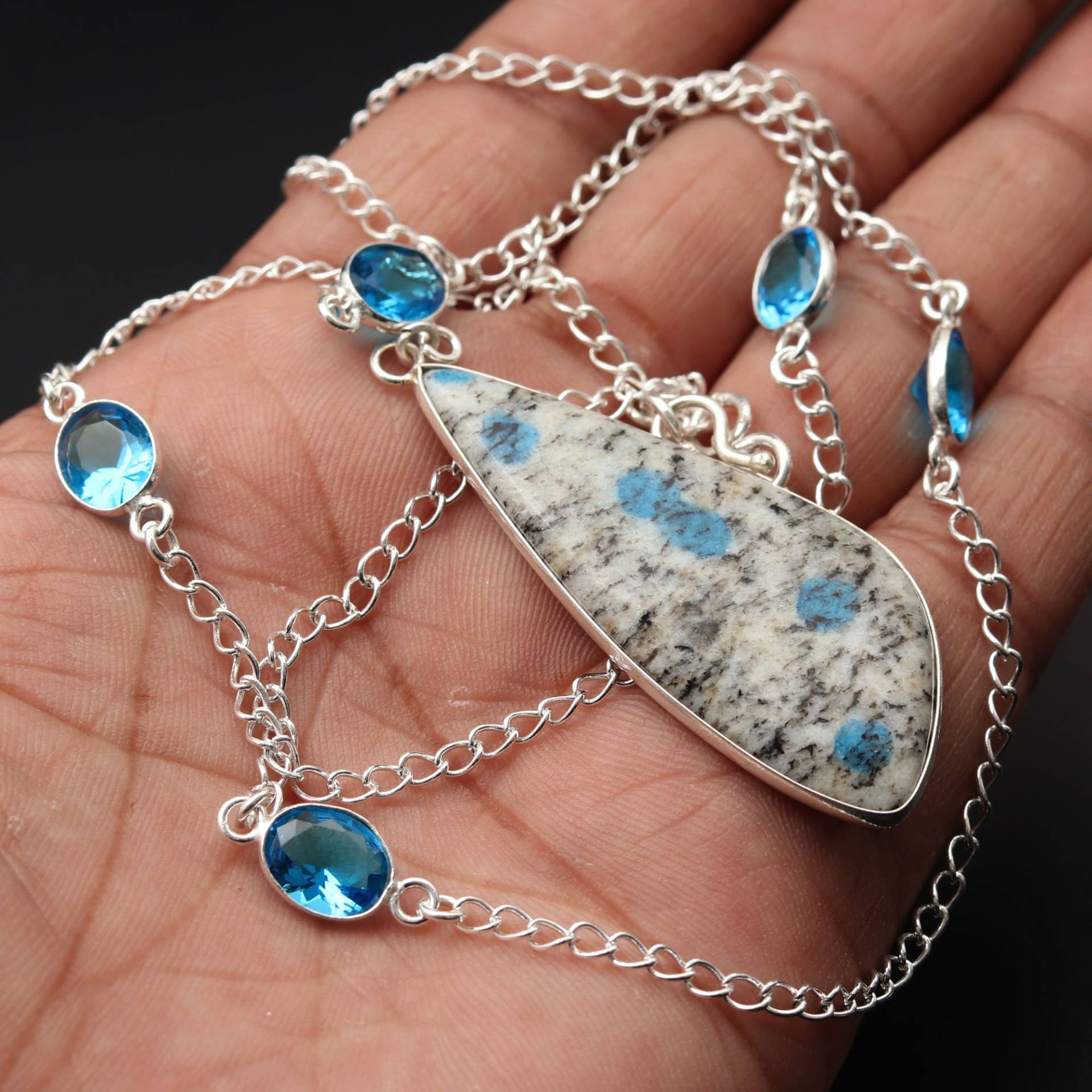 K2 Blauer Jaspis Blauquarz Halskette Schmuck Edelstein Geschenk Für Sie Sterling Versilbert Mädchen Anhänger von MadonnaJewellery