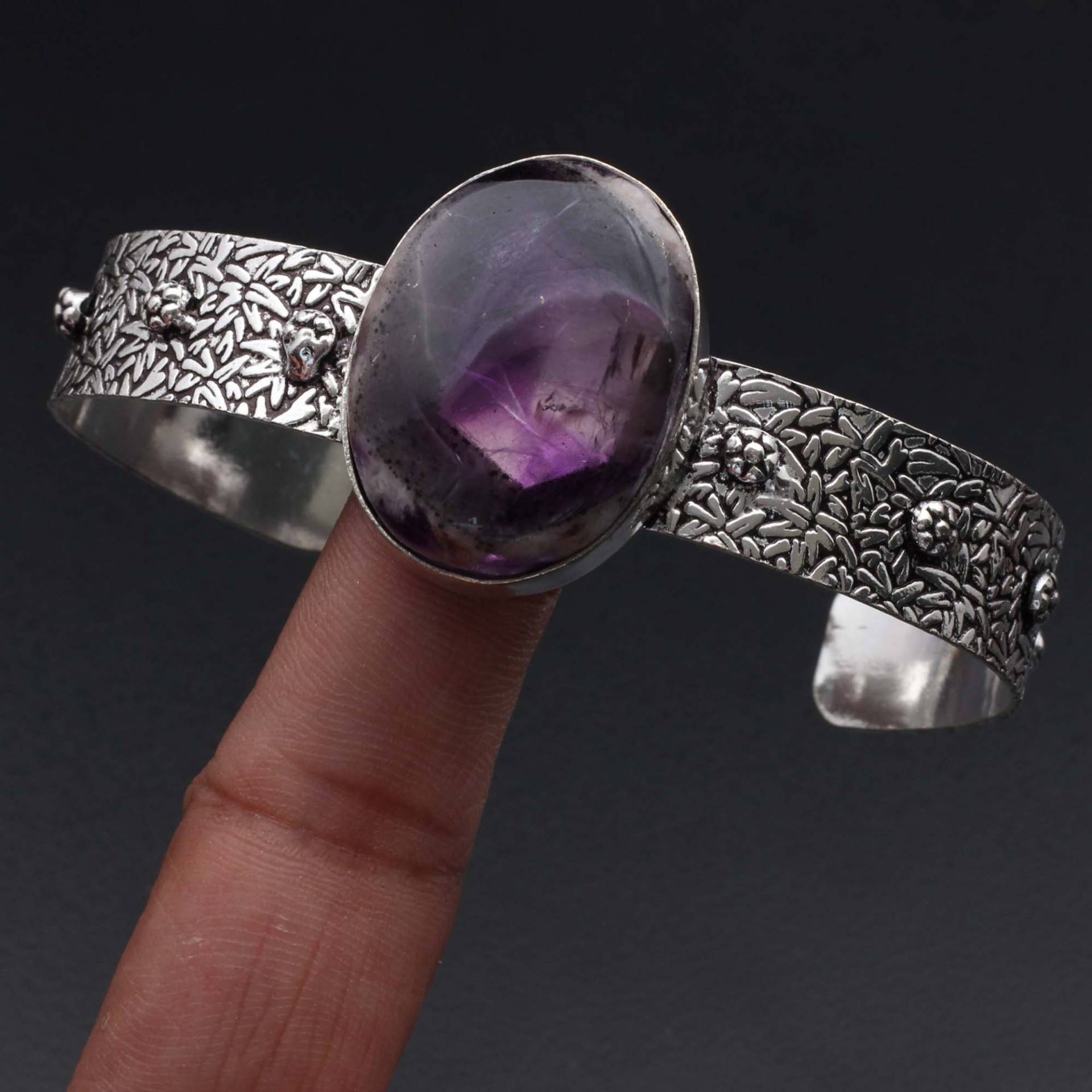 Natürlicher Amethyst Armreif Schmuck Geschenk Für Sie Verstellbarer 925 Sterling Versilbert Unikat Stil Weihnachten Xy461 von MadonnaJewellery