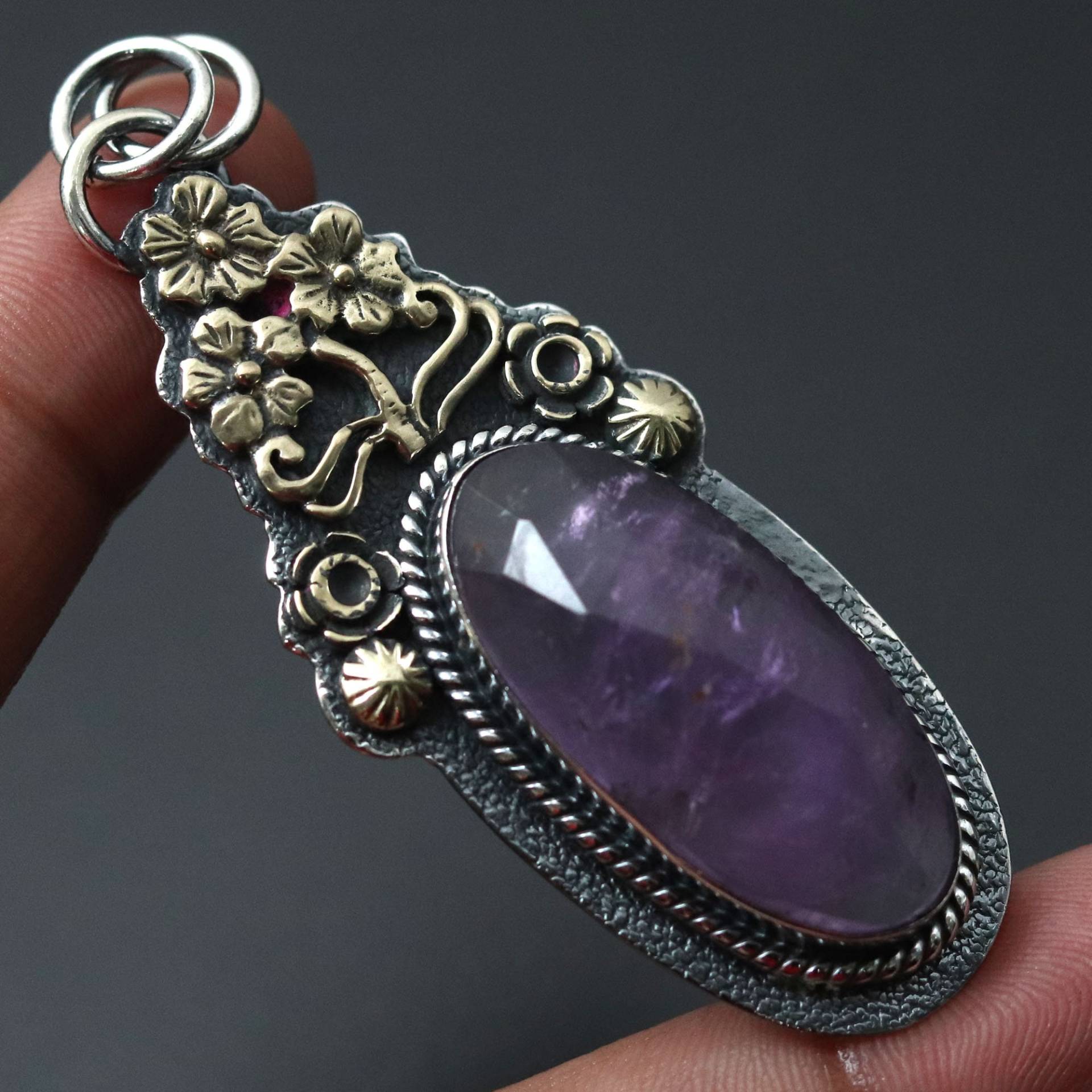 Natürlicher Amethyst Edelstein Anhänger Blumen Stil Geschenk Für Sie Sterling Versilbert Schmuck Ihn von MadonnaJewellery