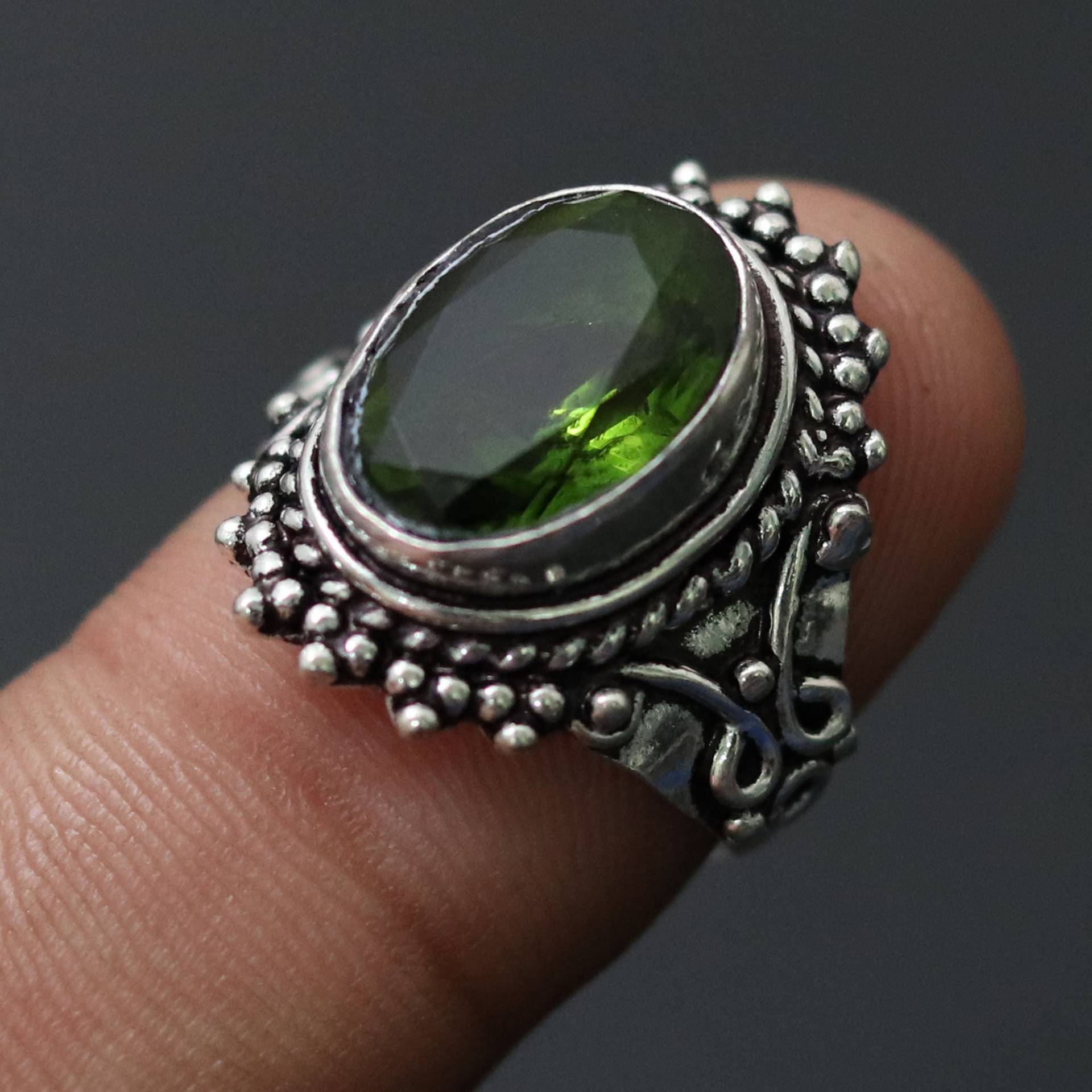 Peridot Quarz Ring Edelstein Schmuck Geschenk Für Sie Sterling Silber Versilbert Ihn von MadonnaJewellery