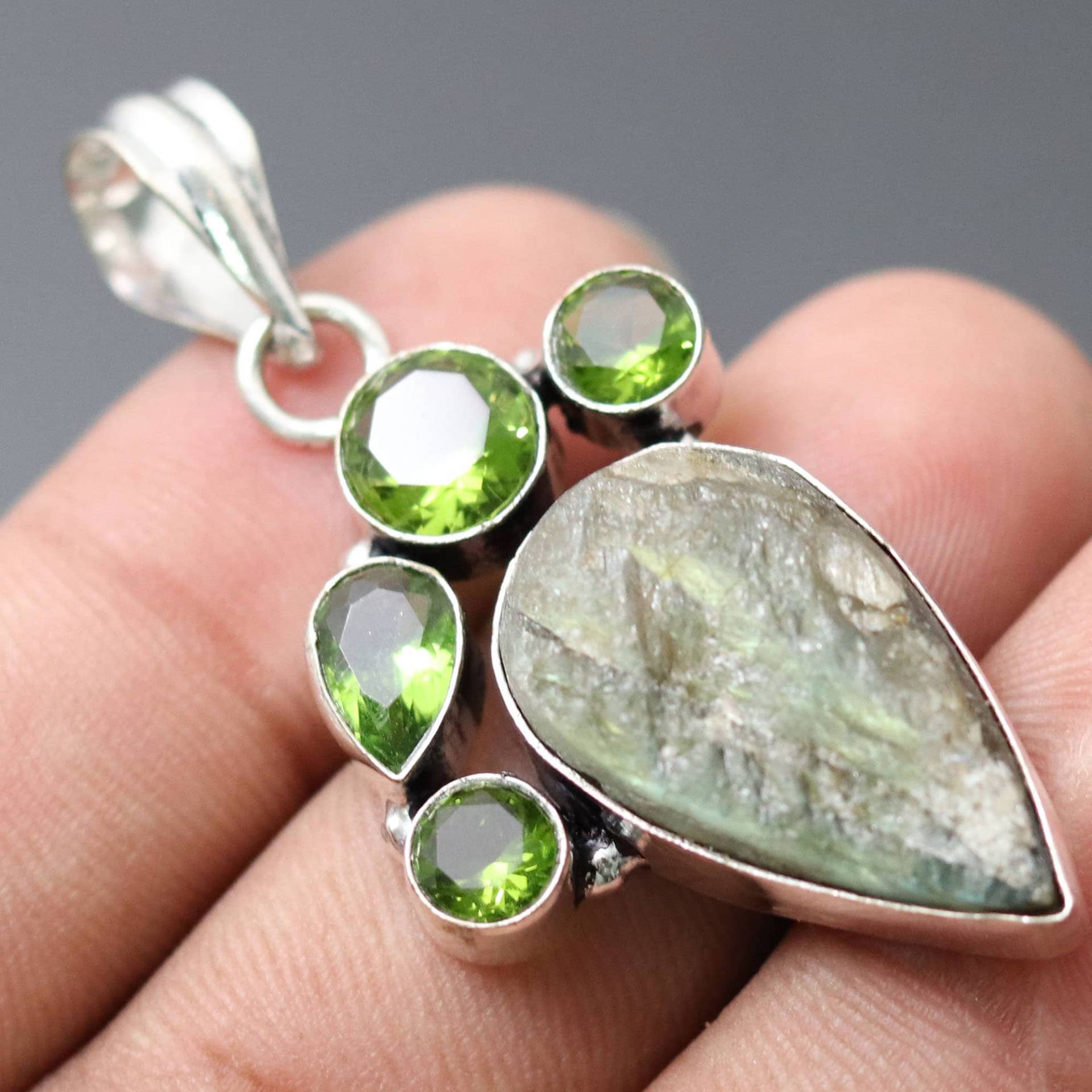 Roh Labradorit Peridot Quarz Edelstein Anhänger Schmuck Geschenk Für Sie Sterling Versilbert Multistone von MadonnaJewellery