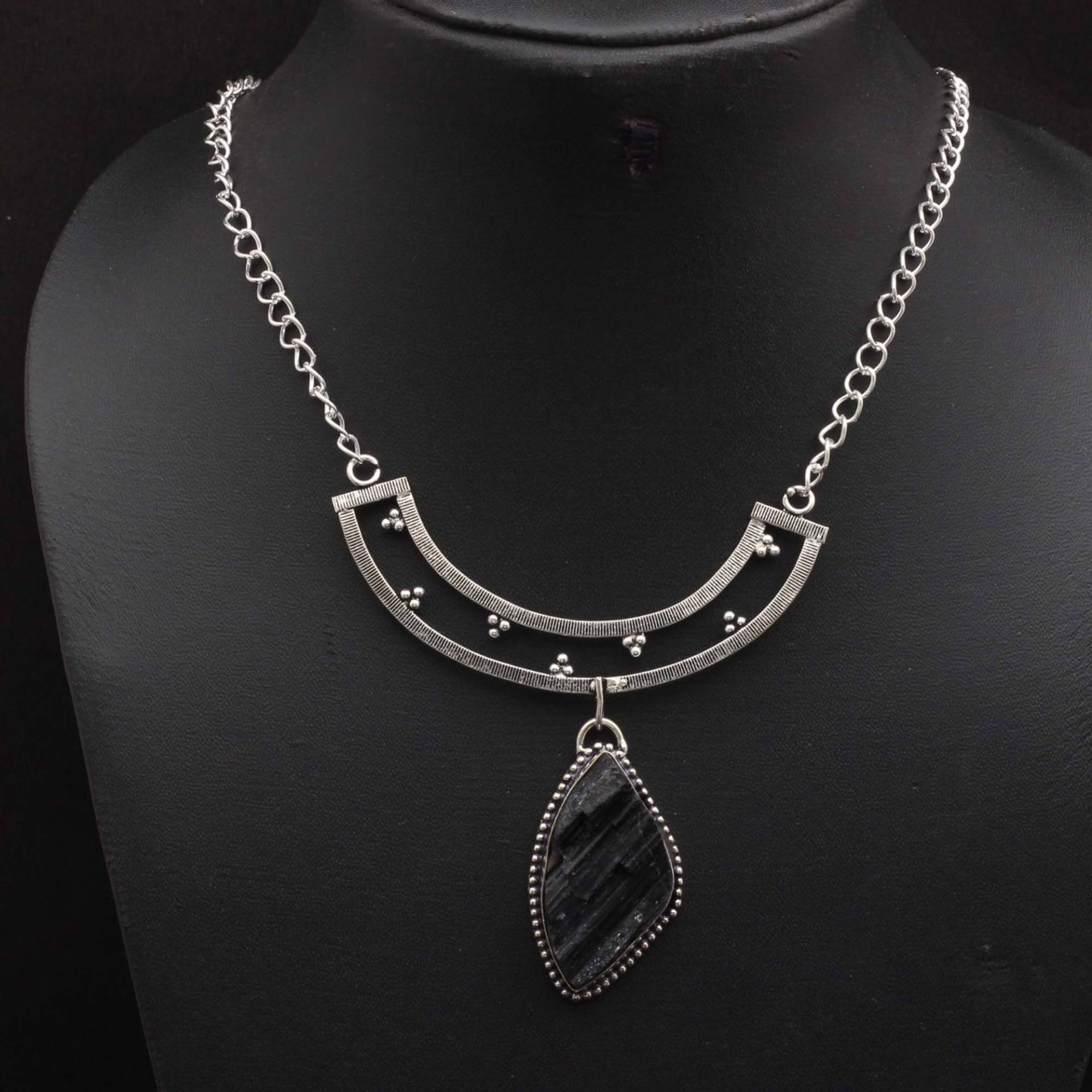 Schwarze Turmalin Edelstein Halskette Frau Schmuck Geschenk Für Sie Sterling Versilbert Mädchen Anhänger Xy1712 von MadonnaJewellery