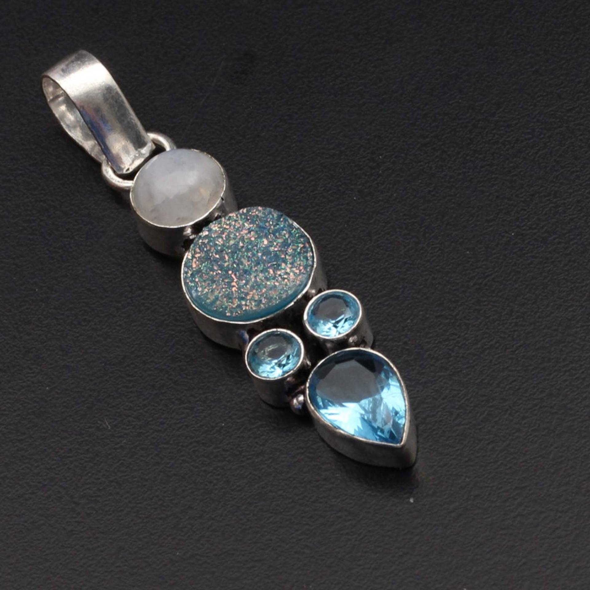 Sonnenstein Blauquarz Anhänger Edelstein Schmuck Frau Halskette Geschenk Für Sie Sterling Versilbert Xy1578 von MadonnaJewellery