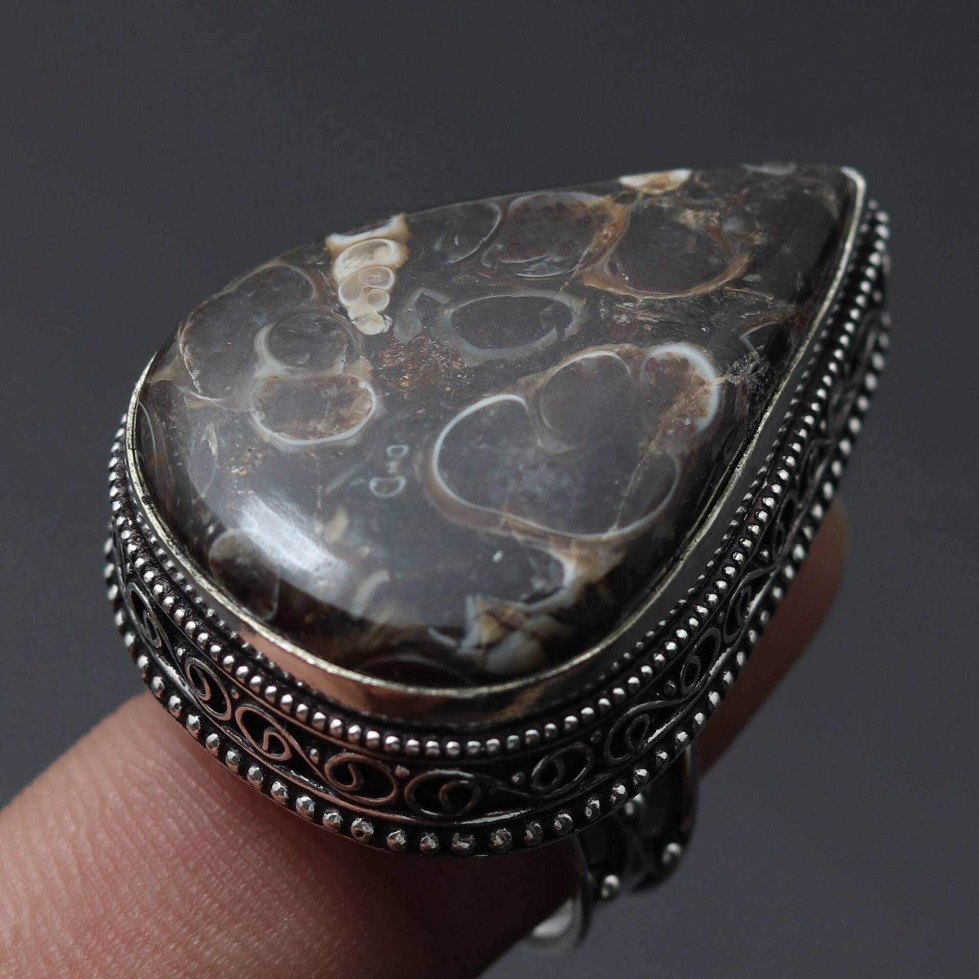 Turritella Fossil Achat Ring, Schmuck Vintage Stil Ring Sterling Versilbert Geschenk Für Sie Ihn von MadonnaJewellery