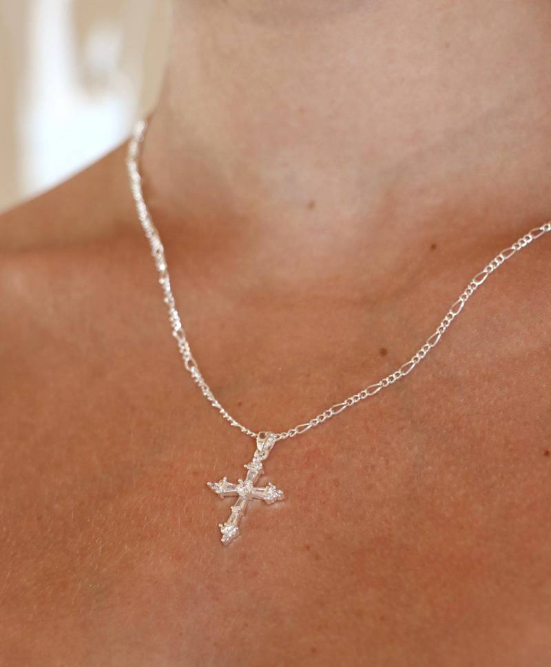 Kreuz Kette Für Damen| Silber | Christliche Mit Steinen Elegant Und Zierlich Kreuz Kette Für Damen| Silber | Christliche Mit Steinen Elegant Und Zierlich von Madonnasarts