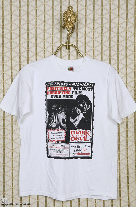 Mal Des Teufels Vintage Selten T-Shirt Goth Punk Hexe Hexerei Versuche Okkulten Satan Satanisch Satanismus Teufel Wicca Nosferatu Udo Kier Weiß von Madrigallery