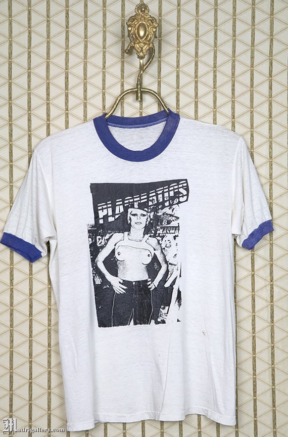 Plasmics Wendy O Williams Vintage Seltenes T-Shirt Joan Jett Runaways Slits Weißes Ringer-T-Shirt Punk-Rock Stiff Platten Lydia Lunch 70Er 80Er Jahre von Madrigallery