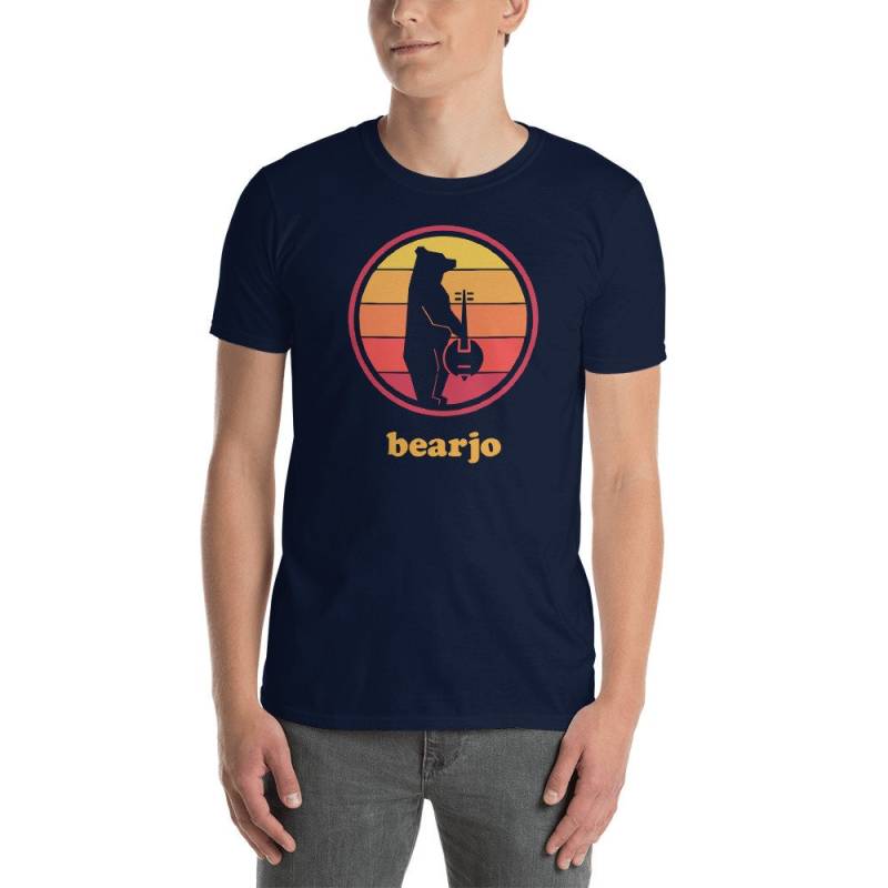 Lustige Bluegrass Banjo T-Shirt/Musik Shirt & Musiker Geschenk | Unisex - "Bearjo" von MadsTees