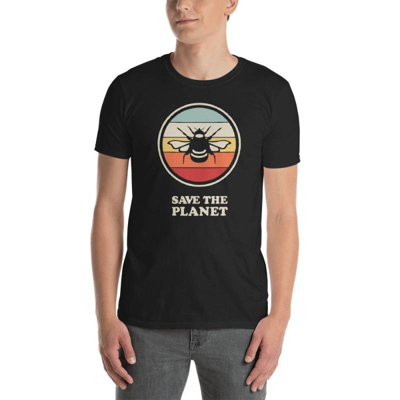 Planet Erde T-Shirt/Retten Sie Den Planeten, Globale Erwärmung, & Umwelt Geschenk | Unisex - "Retro-Bee" Planet Erde T-Shirt/Retten Sie Den Planeten, Globale Erwärmung, & Umwelt Geschenk | Unisex - "Retro-Bee" von MadsTees