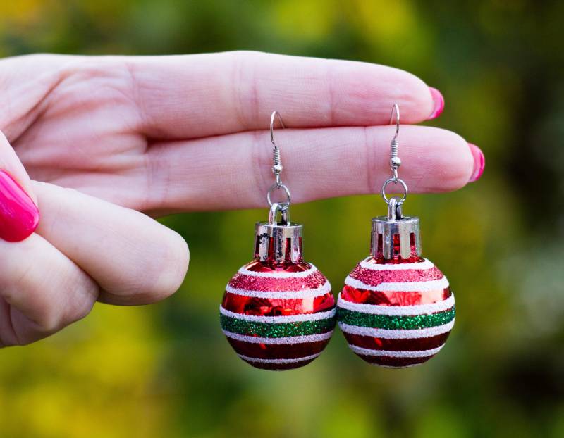 Christbaumkugel - Weihnachtskugel Ohrringe Ohrschmuck Weihnachtsohrringe von MaerchenhafteWaren