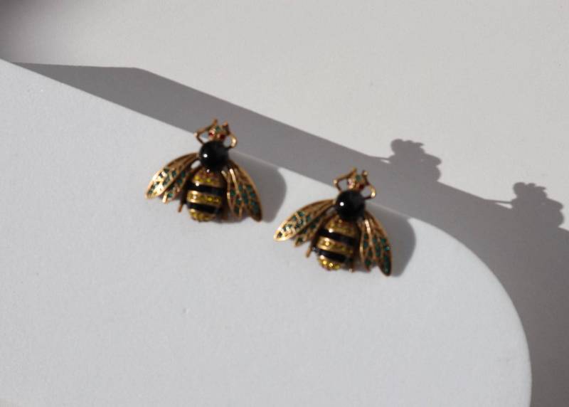Bee Retro Palace Earrings Colourful Luxury Stud Elegant Wedding Christmas Gift Rare Find Baroque Style Vintage von Mafukoo
