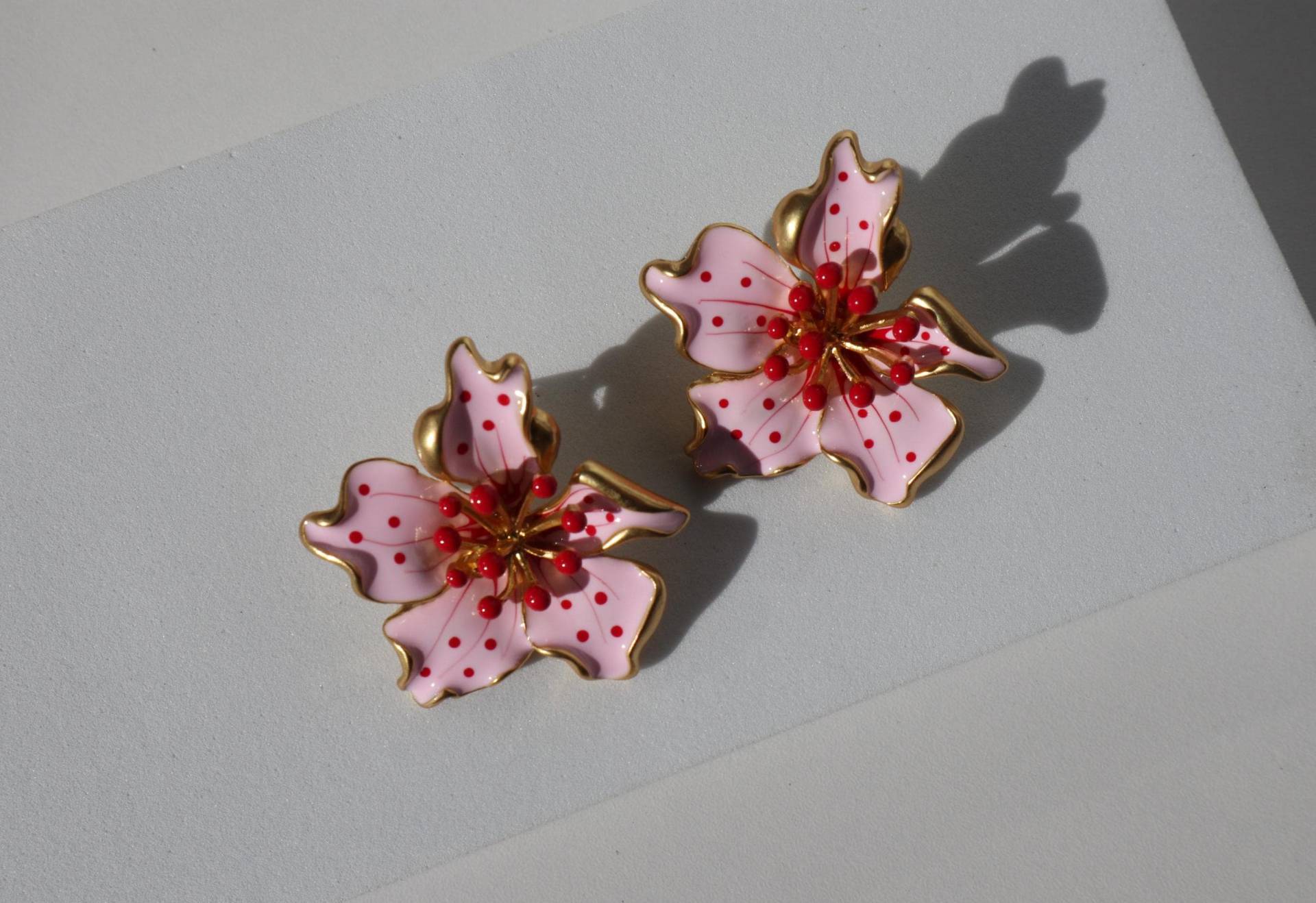 Flower Earrings Colourful Luxury Plated Pink Stud Elegant Wedding Party Christmas Gift Rare Find Baroque Style Vintage Gorgeous Flower Earrings Colourful Luxury Plated Pink Stud Elegant Wedding Party Christmas Gift Rare Find Baroque Style Vintage Gorgeous von Mafukoo