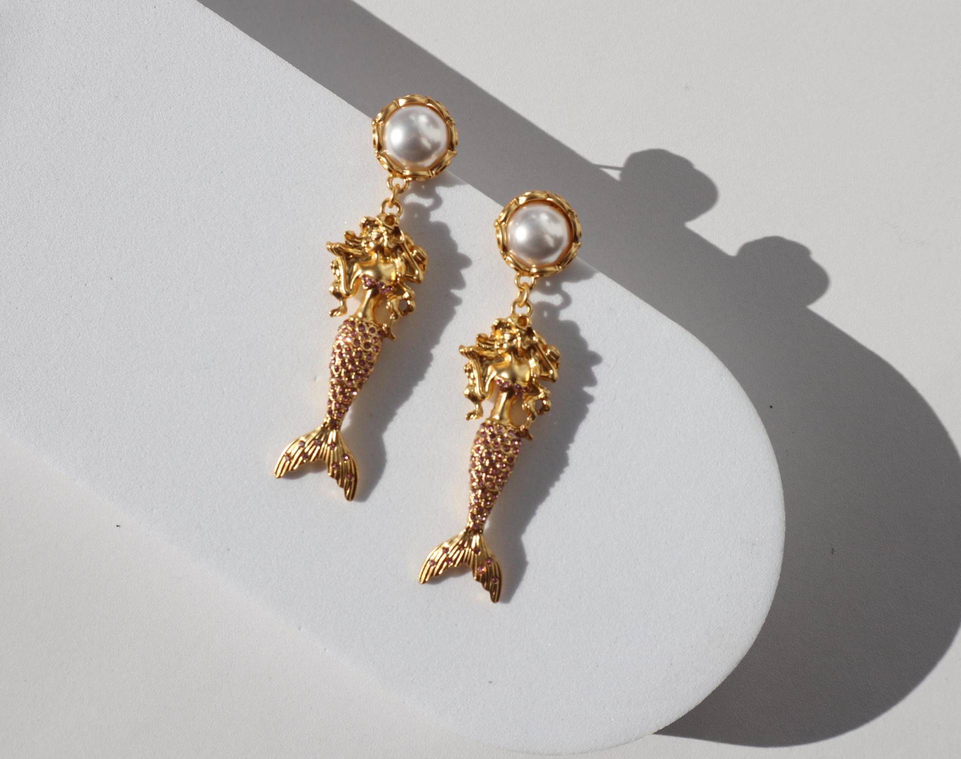 Mermaid Earrings Colourful Luxury Pink Gold Hanging Elegant Wedding Christmas Gift Rare Find Baroque Style Vintage Mermaid Earrings Colourful Luxury Pink Gold Hanging Elegant Wedding Christmas Gift Rare Find Baroque Style Vintage von Mafukoo