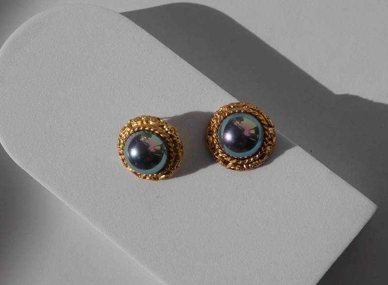 Retro Palace Earrings Black Gold Pearl Sharp Stud Elegant Wedding Christmas Gift Rare Find Baroque Style Vintage Luxury von Mafukoo