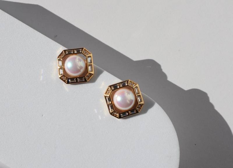 Retro Palace Earrings Colourful Luxury Plated Gold Stud Elegant Wedding Christmas Gift Pearl Sharp Rare Find Baroque Style Vintage von Mafukoo