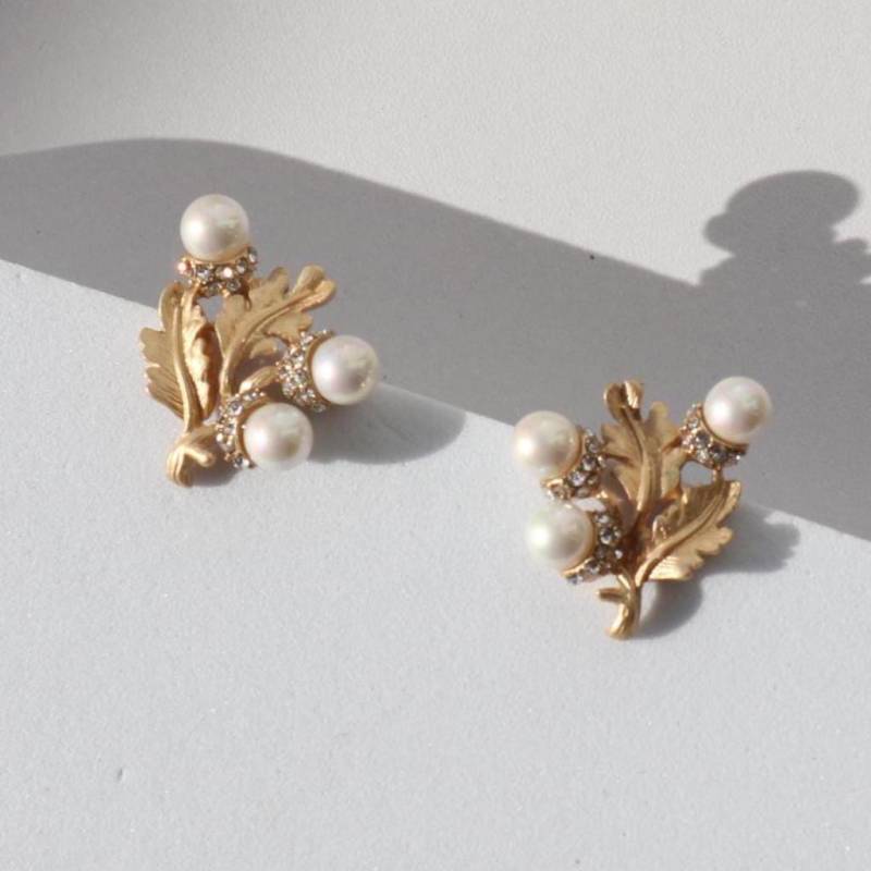 Retro Palace Earrings Leaf Gold Stud Elegant Wedding Christmas Gift Rare Find Baroque Style Vintage Luxury von Mafukoo