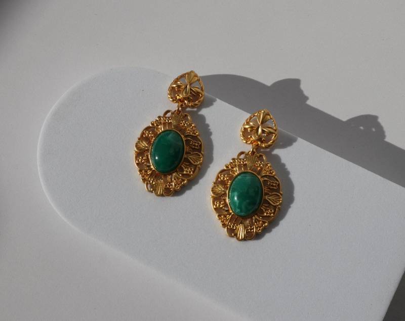Retro Palace Earrings Luxury Green Gold Hanging Elegant Wedding Party Christmas Gift Rare Find Baroque Style Vintage von Mafukoo