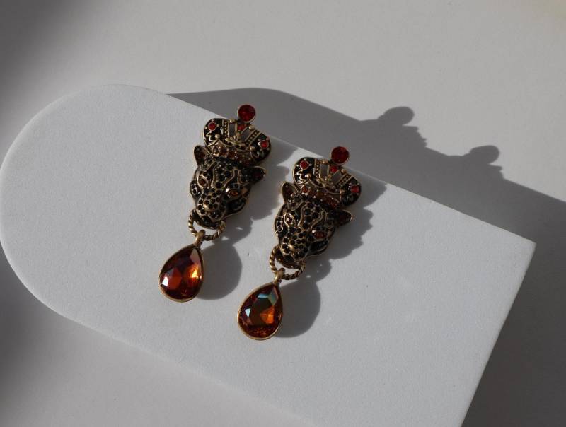 Retro Palace Earrings Tiger Stud Elegant Wedding Christmas Gift Rare Find Baroque Style Vintage Luxury von Mafukoo