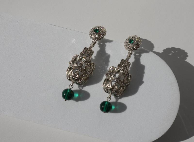 Retro Palace Green Sliver Earrings Shiny Stud Elegant Wedding Christmas Gift Rare Find Baroque Style Vintage Luxury Retro Palace Green Sliver Earrings Shiny Stud Elegant Wedding Christmas Gift Rare Find Baroque Style Vintage Luxury von Mafukoo