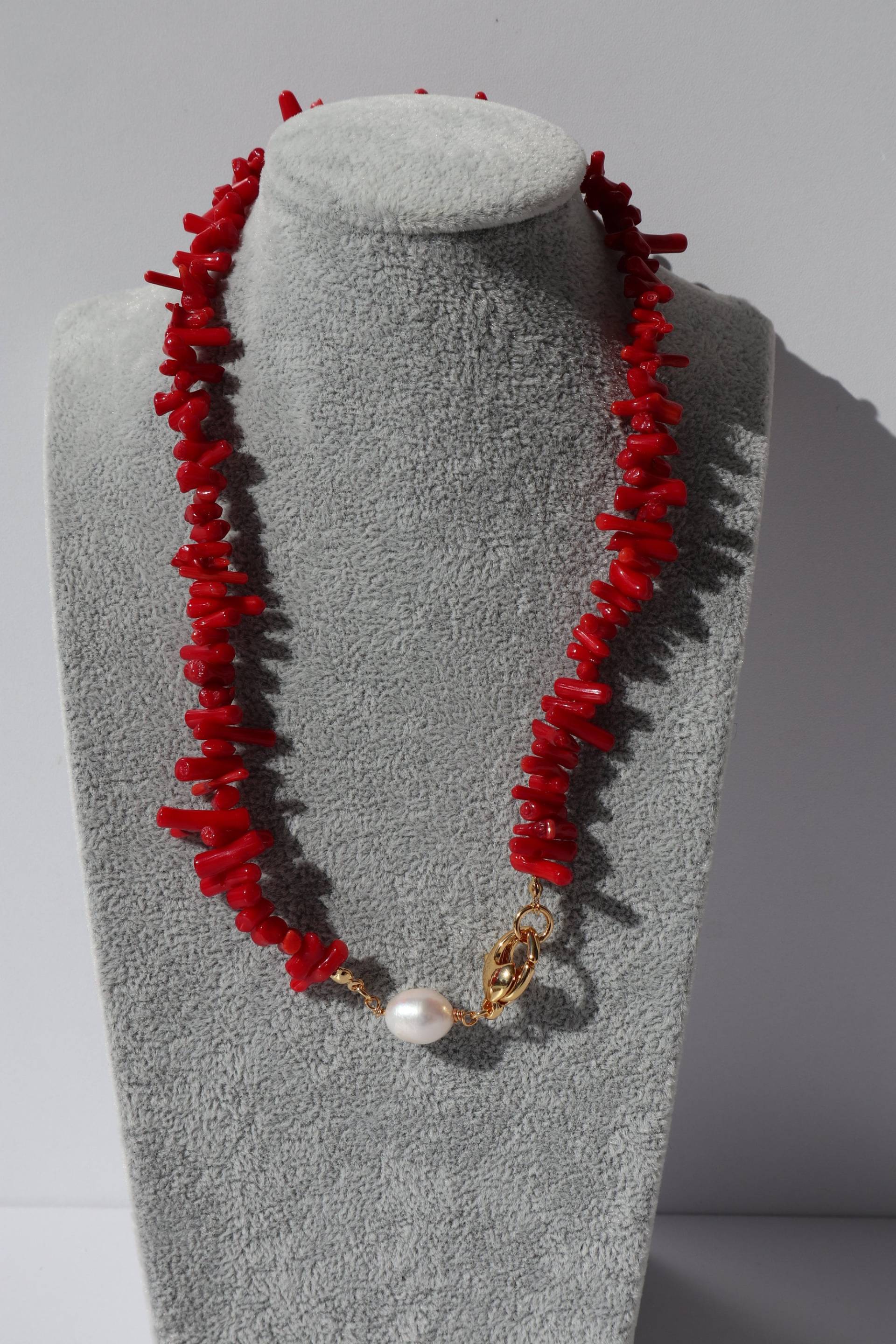 Vintage Original Design Irregular Red Coral Necklace Freshwater Pearl Wedding Party Christmas Gift Rare Find Handmade Office Wear von Mafukoo