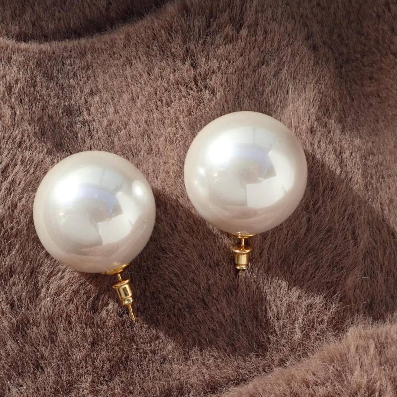 White Big Pearl Earrings Christmas Gift Temperament Retro Small Fragrance Earring Super Large Imitation Pearls von Mafukoo