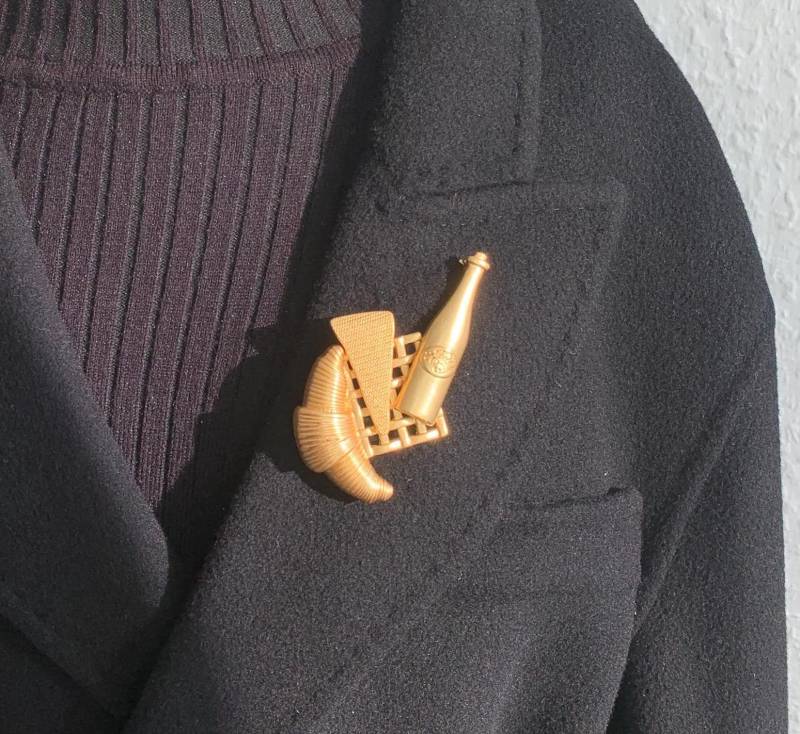 Bier-Käse-Croissant-Brosche Goldfarbener Party-Pin von MafukooBrosche