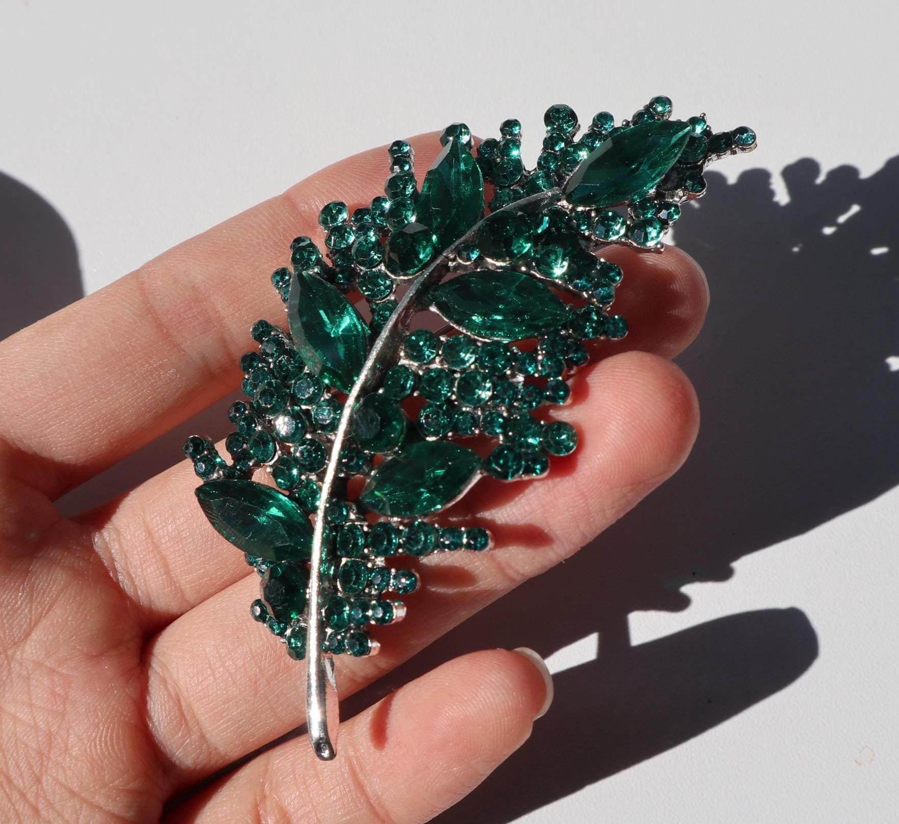 Blatt Brosche Grün Farbe Pin Geschenke Schmuck Weihnachten Osten Geschenk Blatt Brosche Grün Farbe Pin Geschenke Schmuck Weihnachten Osten Geschenk von MafukooBrosche