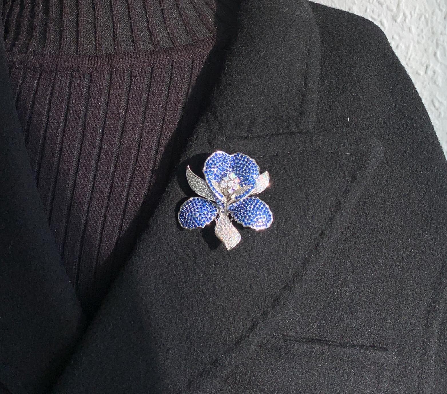 Blaue Lilien-Brosche Anstecknadel in Silberfarben, Elegante Blaue Lilien-Brosche Anstecknadel in Silberfarben, Elegante von MafukooBrosche