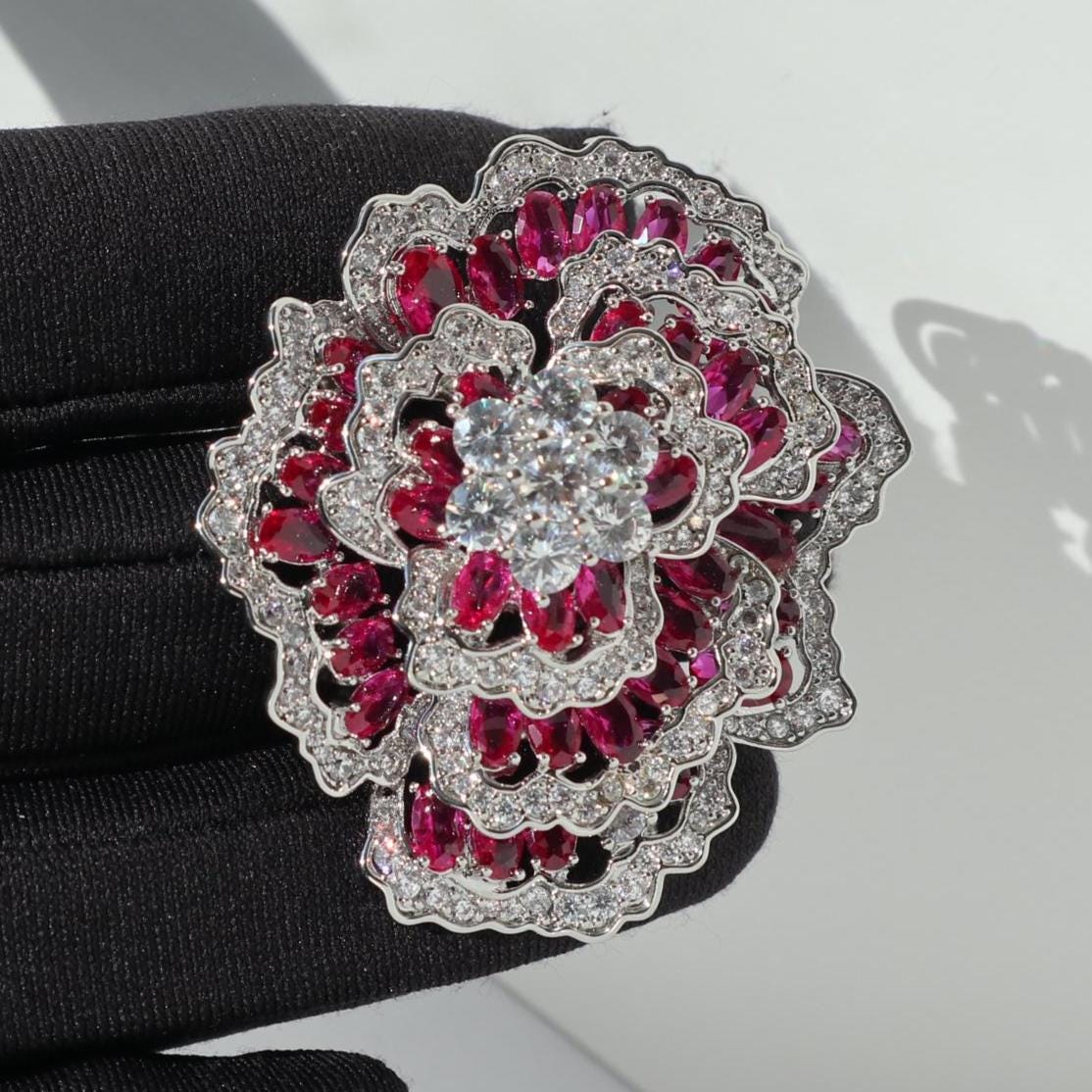 Blumen Brosche Rote Farbe Pin Weihnachtsgeschenk von MafukooBrosche