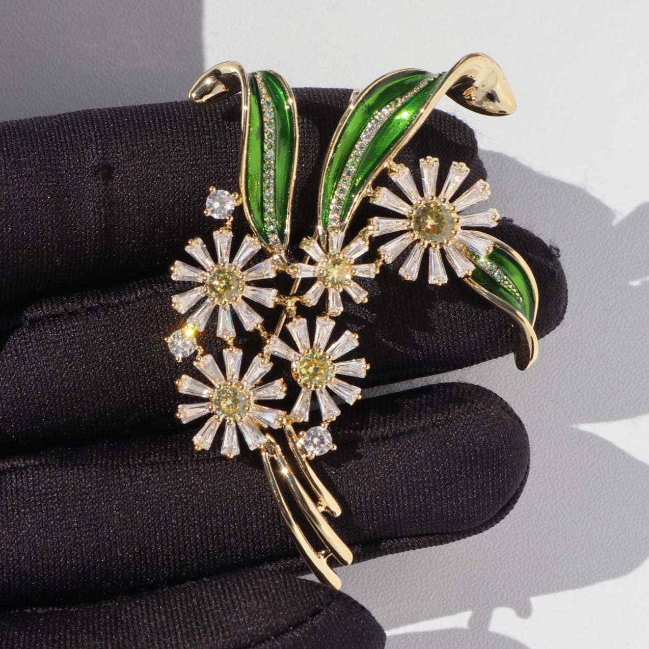Elegante Blumen Brosche Gelb Grüne Farbe Alloy Party Pin von MafukooBrosche