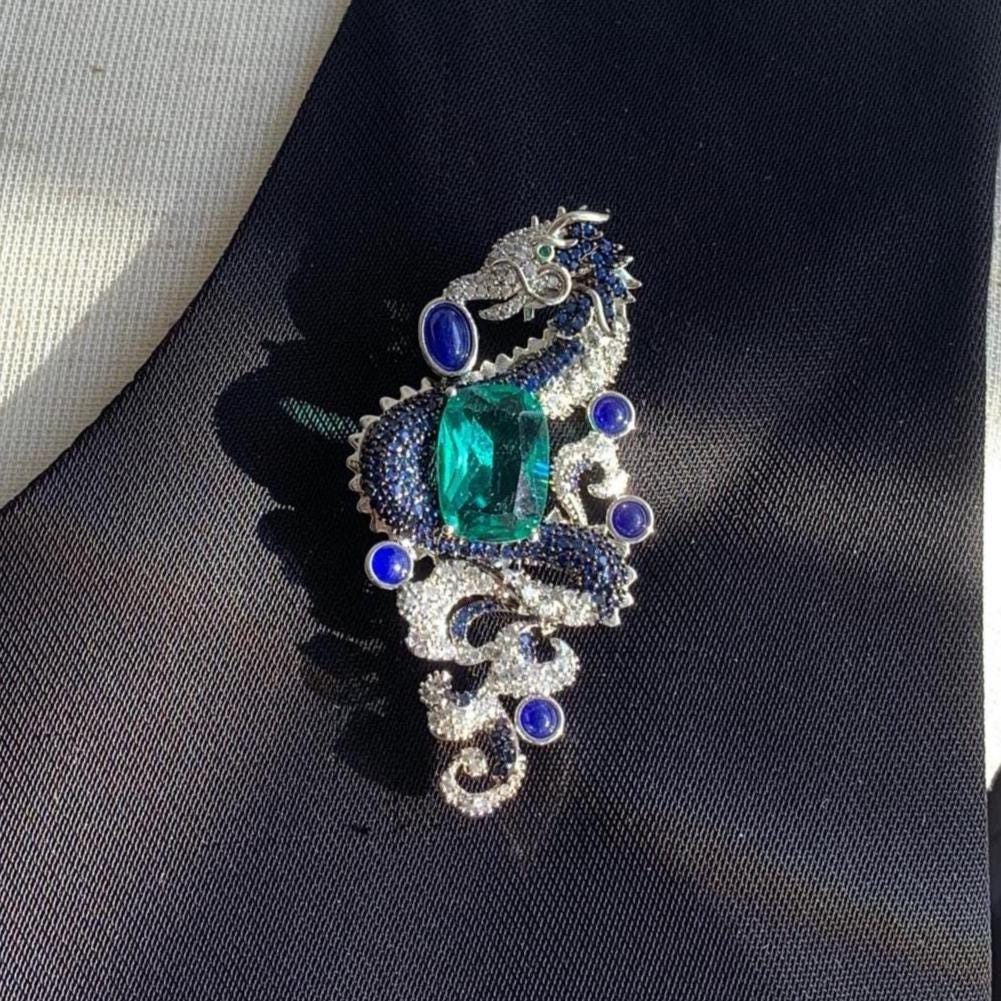 Elegante Drachen Brosche Silber & Grün Unisex Schmuck Geschenk von MafukooBrosche
