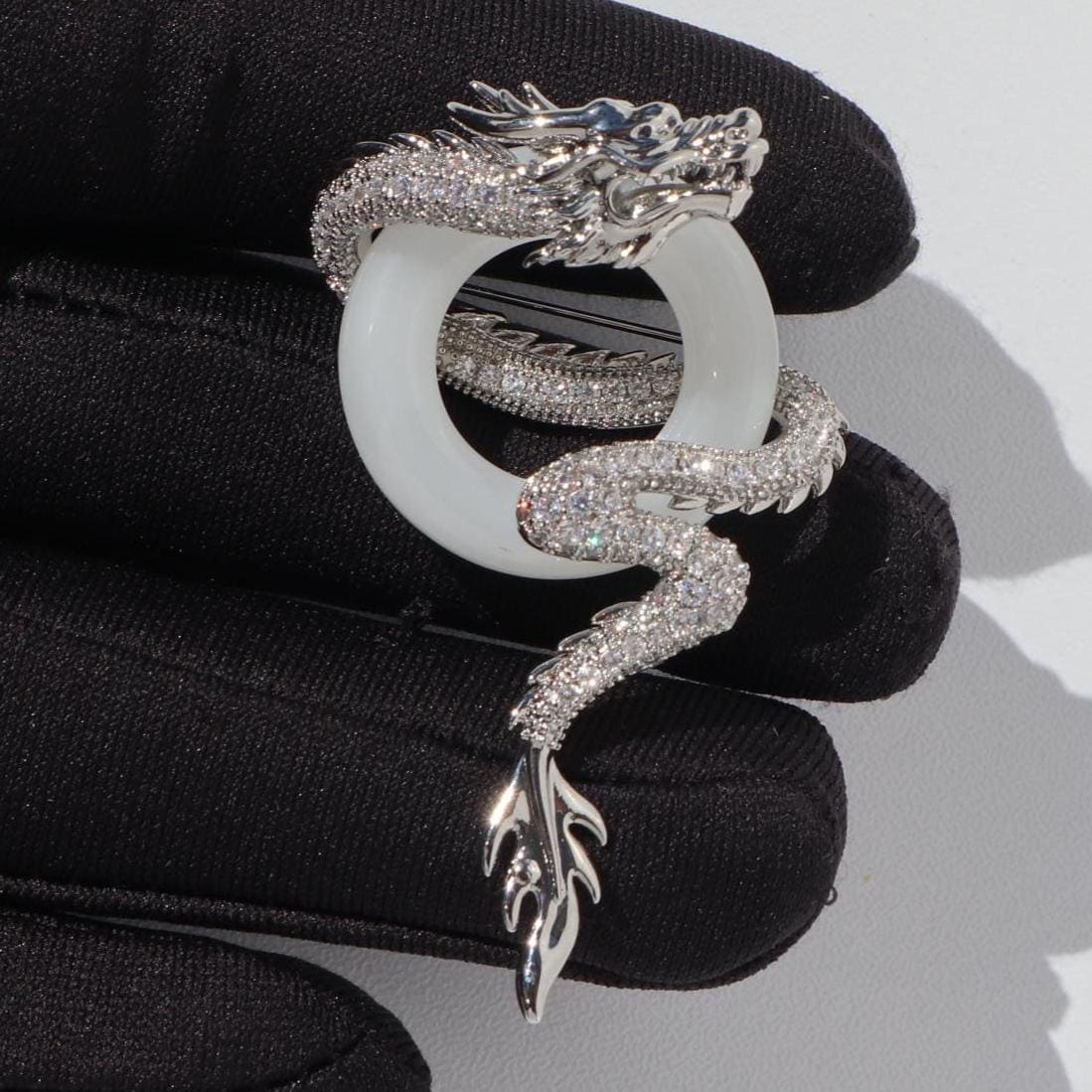 Elegante Drogen Brosche in Silber Weiß Weihnachtsgeschenk von MafukooBrosche