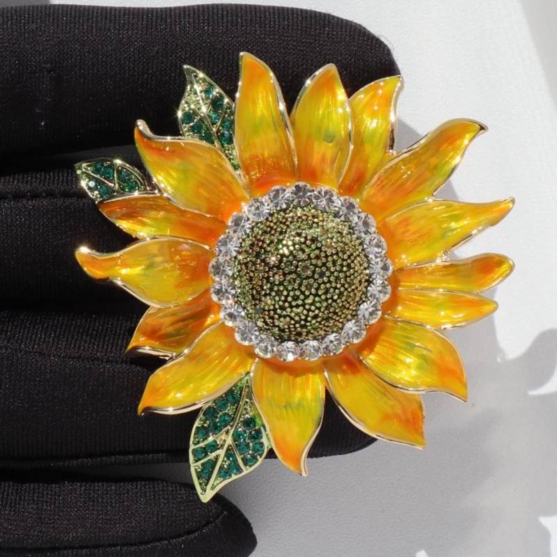 Elegante Gelbe Farbe Brosche Legierung Party Pin Weihnachtsgeschenk von MafukooBrosche