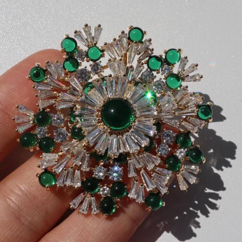 Elegante Grüne Blumen-Brosche Unisex Legierungs-Schmucksachen Geschenk von MafukooBrosche