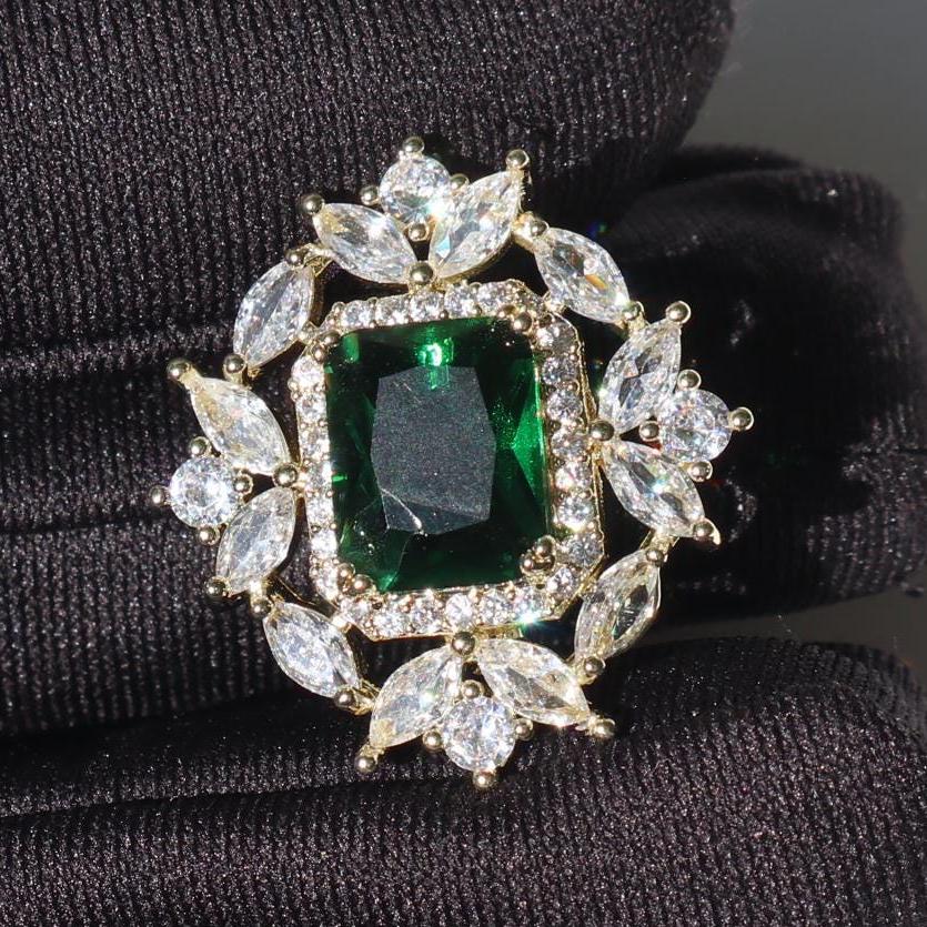 Elegante Grüne Farbe Brosche Grüne Legierung Weihnachtsgeschenk Pin von MafukooBrosche