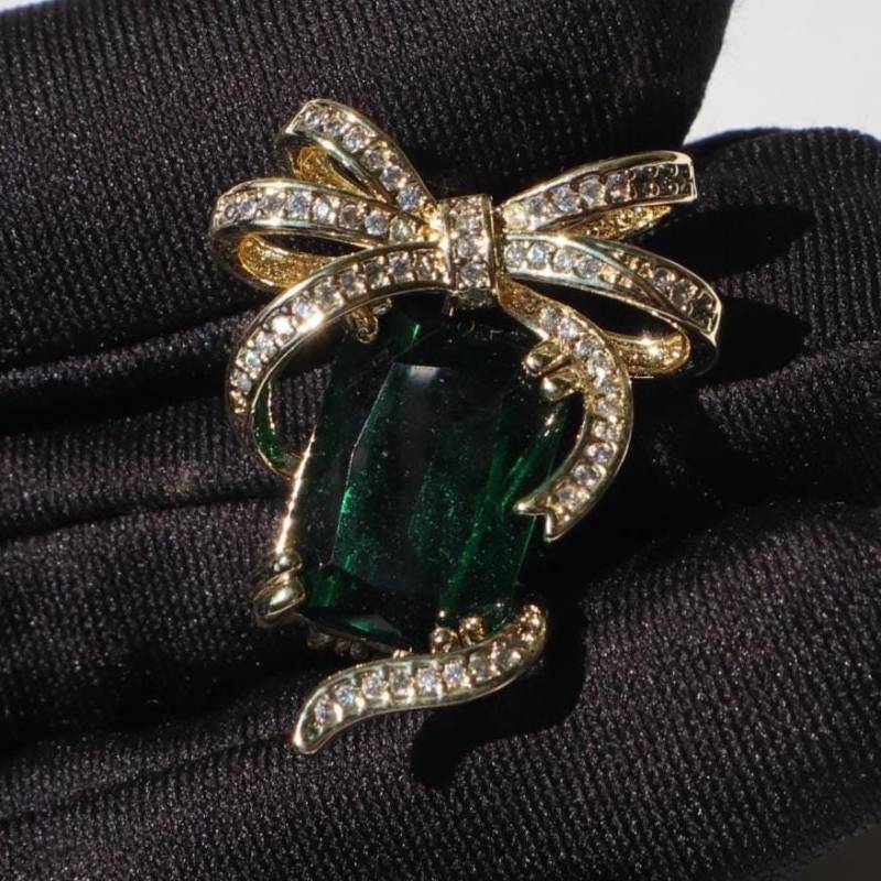 Elegante Schleifen Brosche Grün Goldfarbe Weihnachtsgeschenk Anstecknadel von MafukooBrosche
