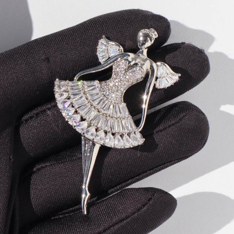 Elegante Tänzerin Brosche Silberfarbene Legierung Party Pin von MafukooBrosche