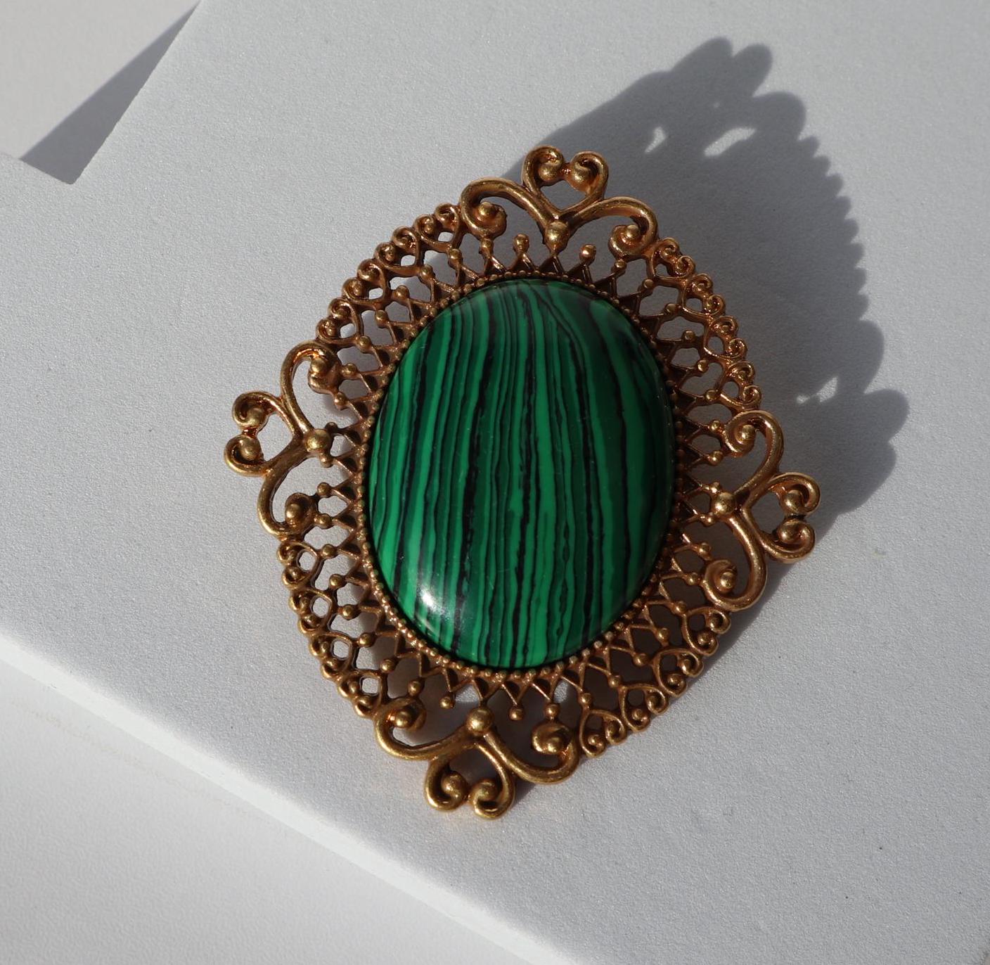 Elegante Vintage-stil Brosche Party Grün Farbe Pins Schmuck Geschenk Unisex Selten Büro Tragen Weihnachten Elegante Vintage-stil Brosche Party Grün Farbe Pins Schmuck Geschenk Unisex Selten Büro Tragen Weihnachten von MafukooBrosche