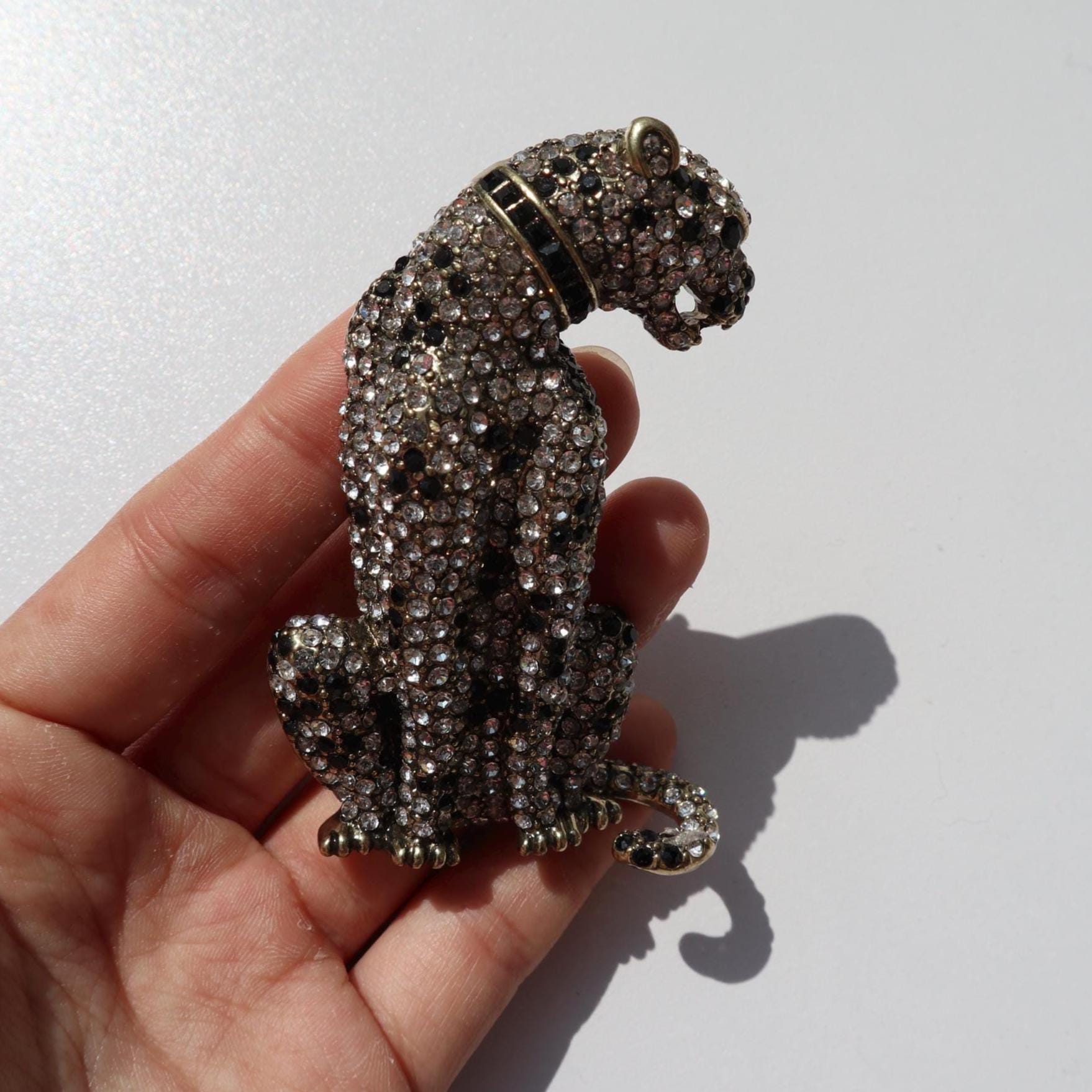 Gepard Brosche Party Gold Schwarz Farbe Pins Schmuck Geschenk Unisex Weihnachten Geburtstagsgeschenk Gepard Brosche Party Gold Schwarz Farbe Pins Schmuck Geschenk Unisex Weihnachten Geburtstagsgeschenk von MafukooBrosche